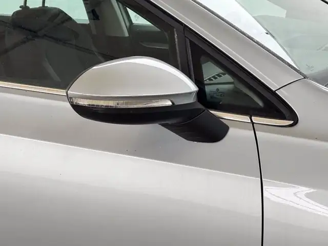 Volkswagen Golf view 16