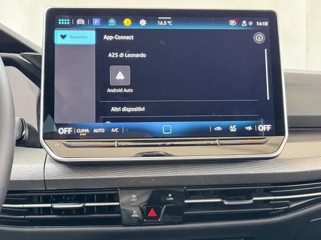 Volkswagen Golf view 24