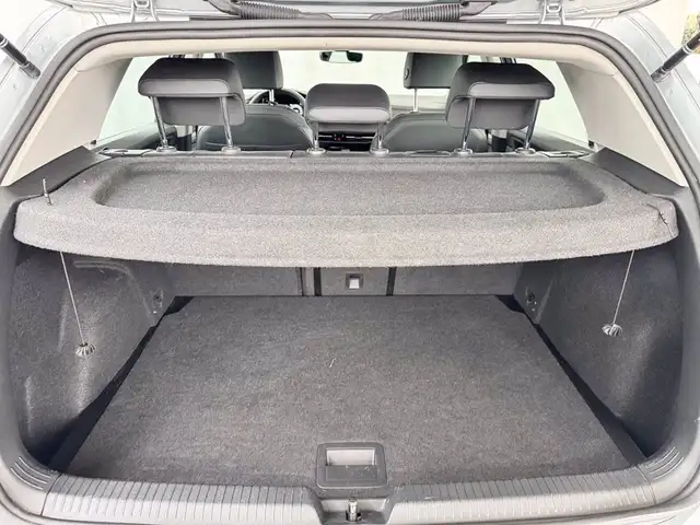 Volkswagen Golf view 12