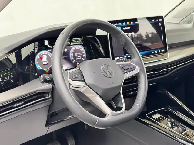 Volkswagen Golf view 19