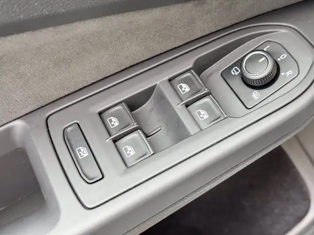 Volkswagen Golf view 20