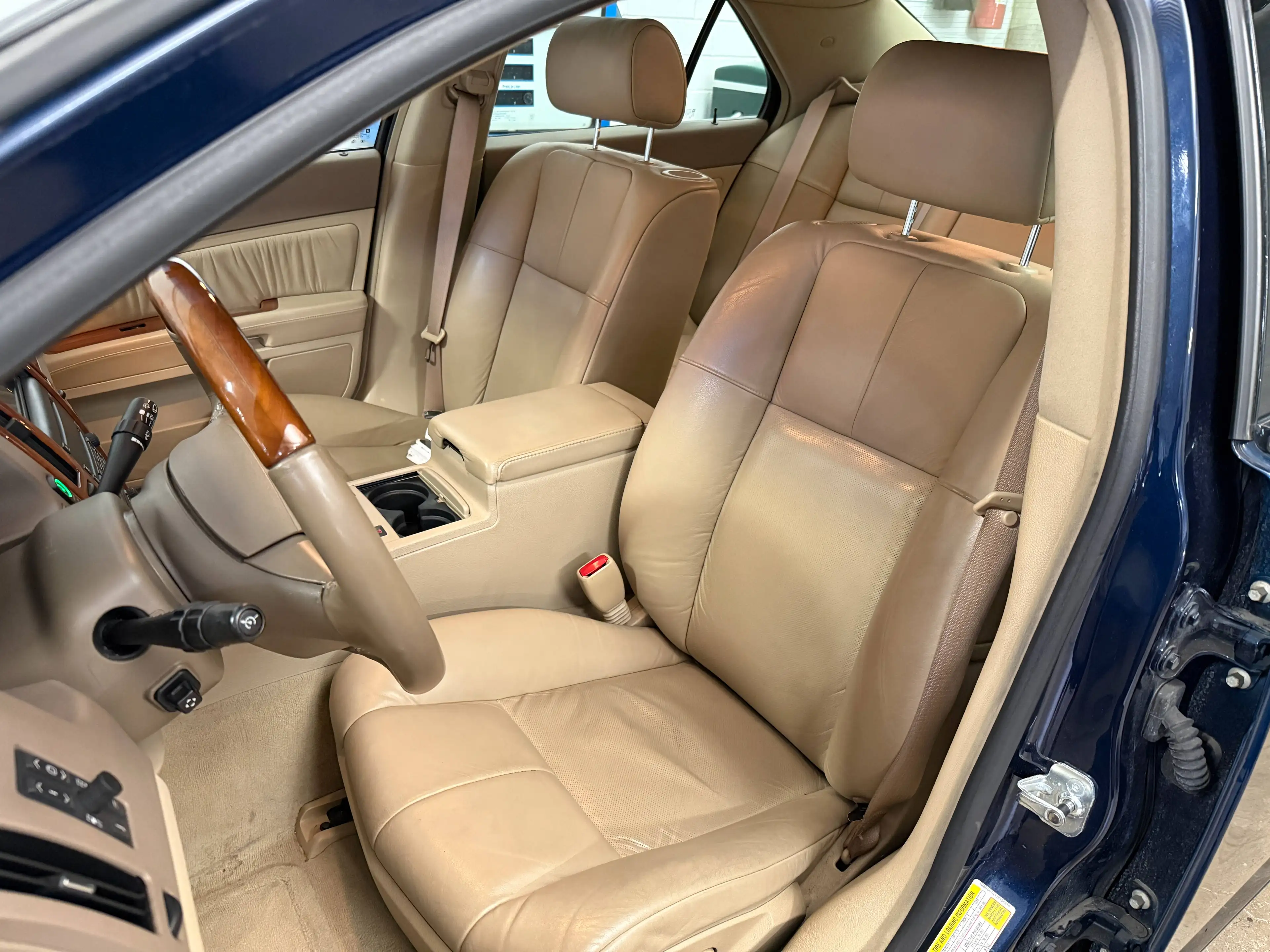 Cadillac STS STS 4.6 V8 AWD Sport Luxury — photo 7