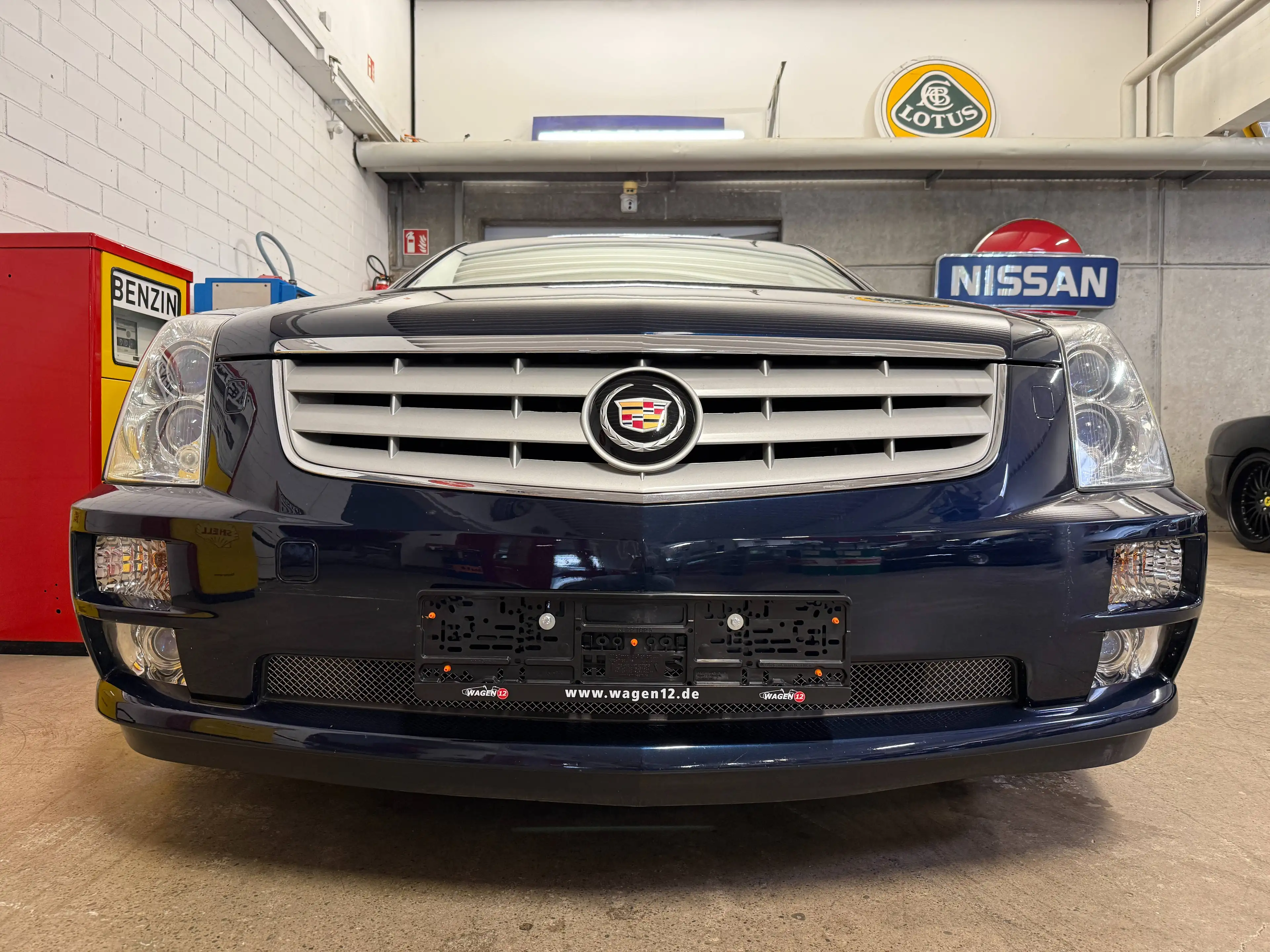 Cadillac STS STS 4.6 V8 AWD Sport Luxury — photo 3