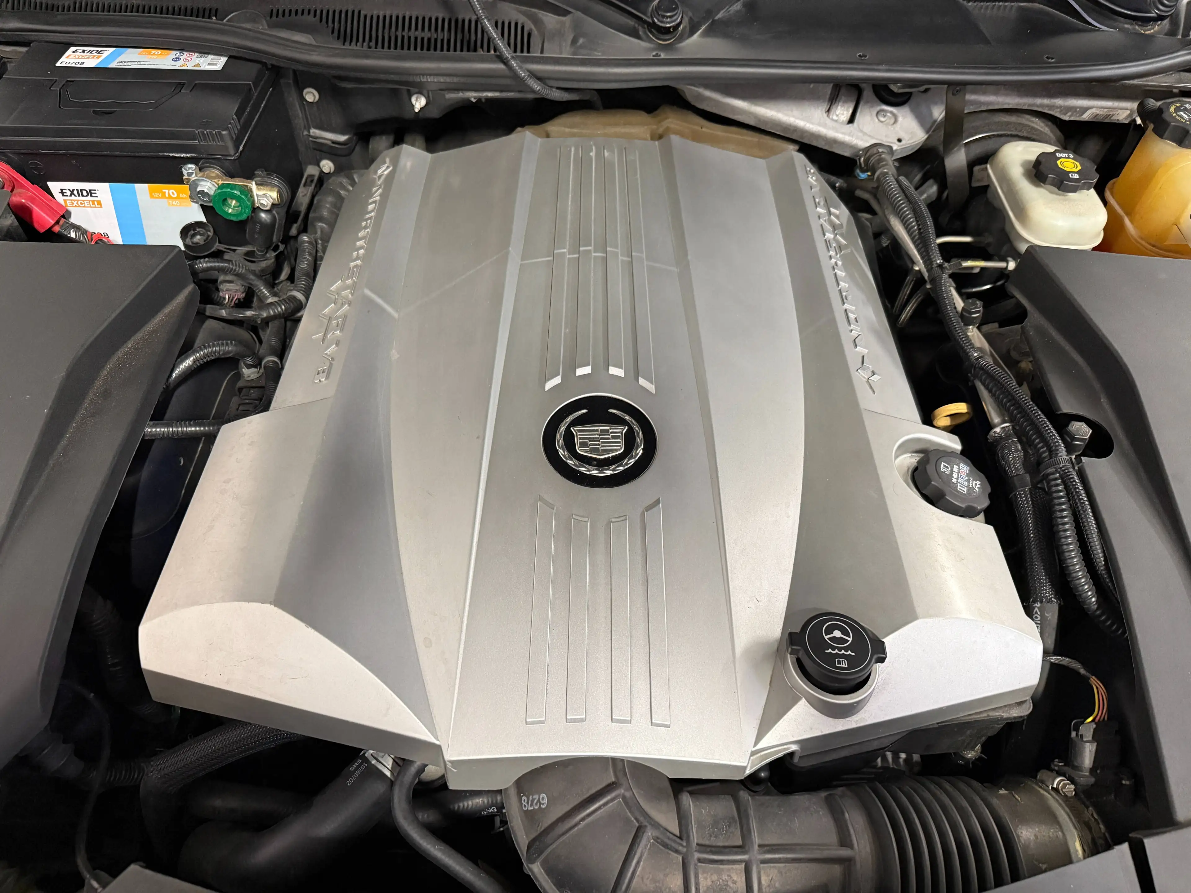 Cadillac STS STS 4.6 V8 AWD Sport Luxury — photo 11