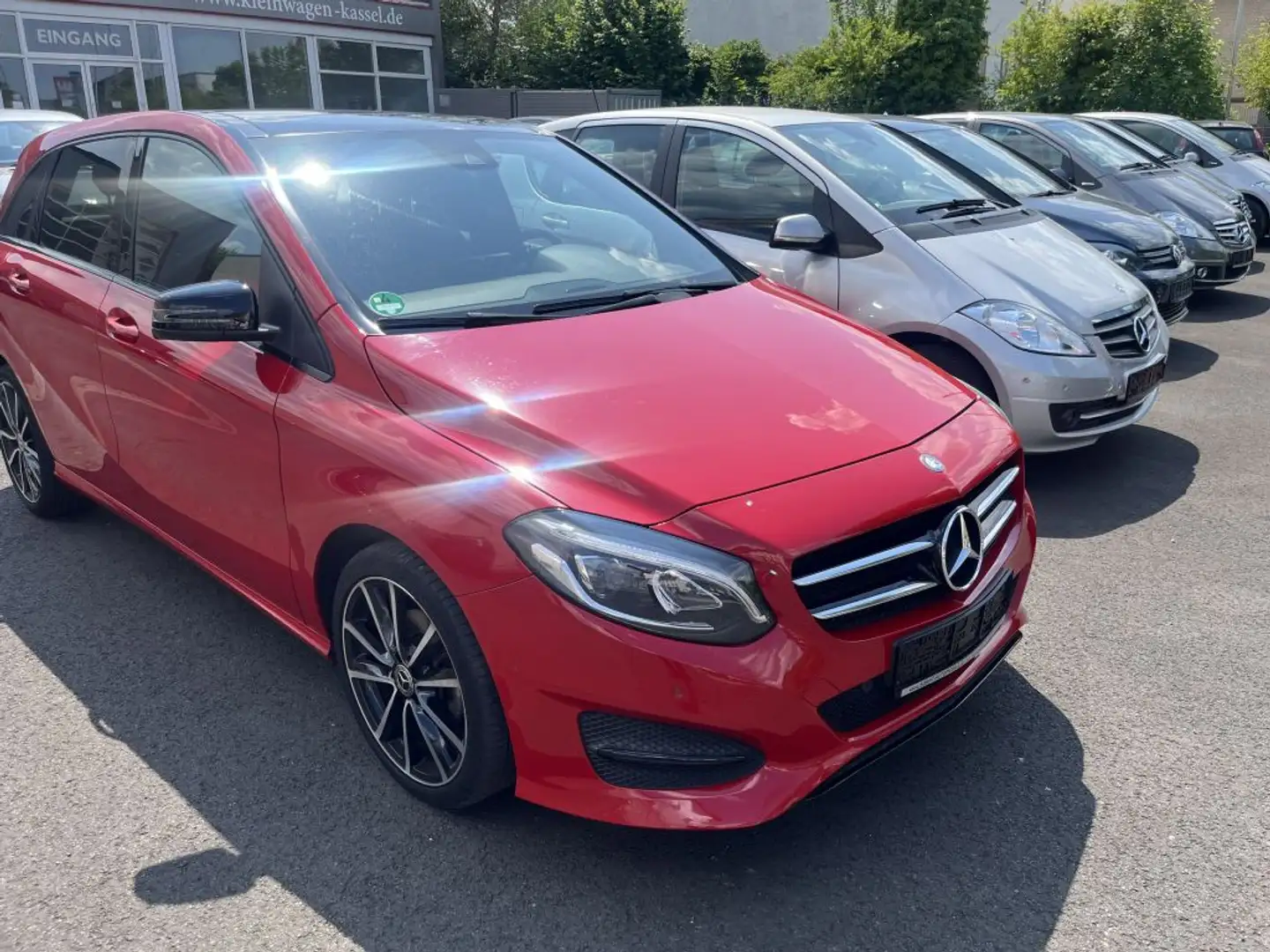 Mercedes-Benz B 180 Urban Rosso - 2