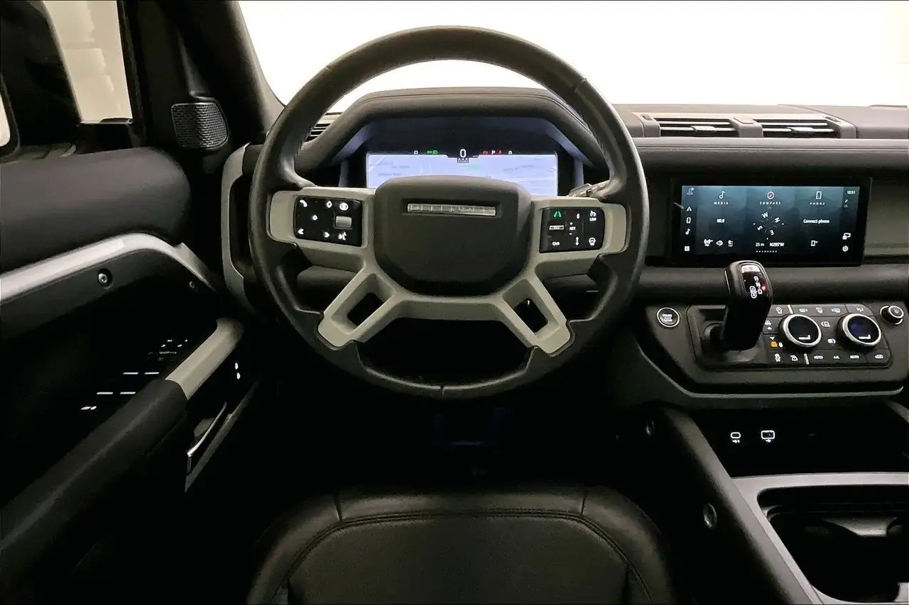 Land Rover Defender photo Land Rover Defender