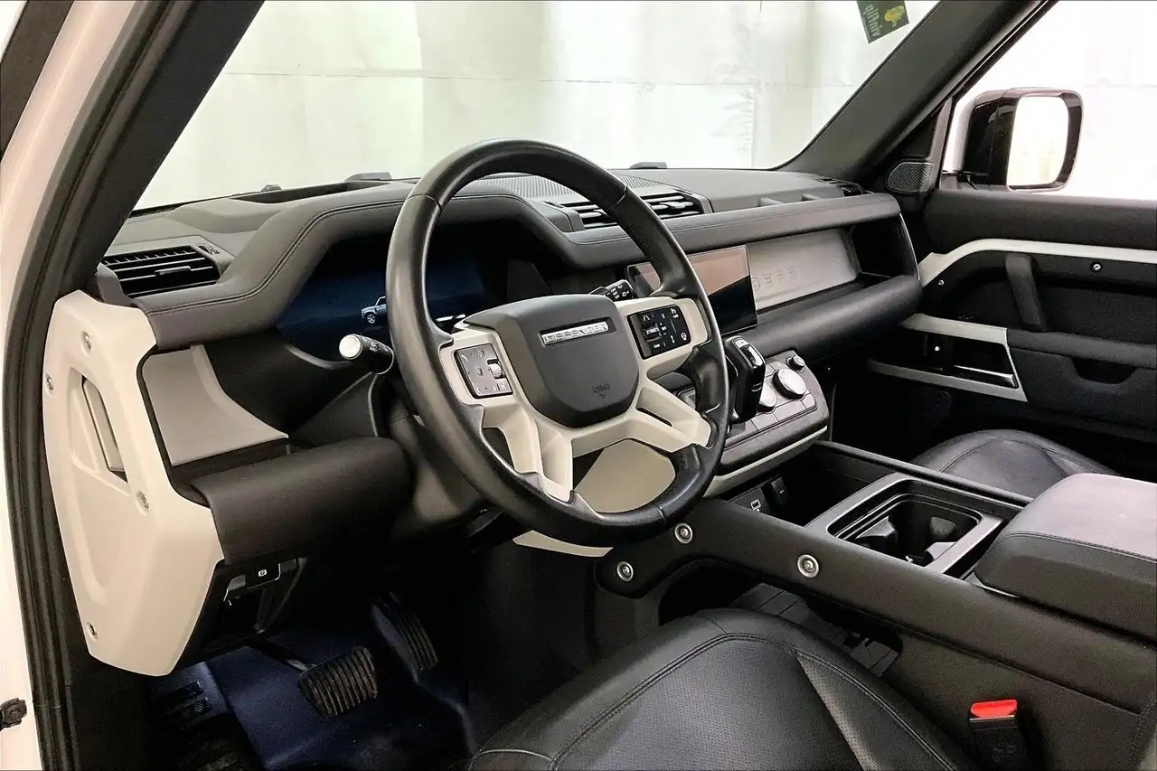 Land Rover Defender photo Land Rover Defender