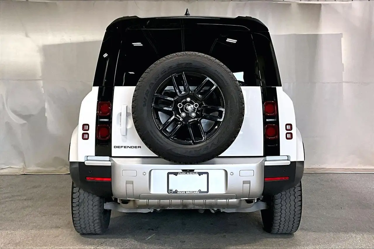 Land Rover Defender photo Land Rover Defender