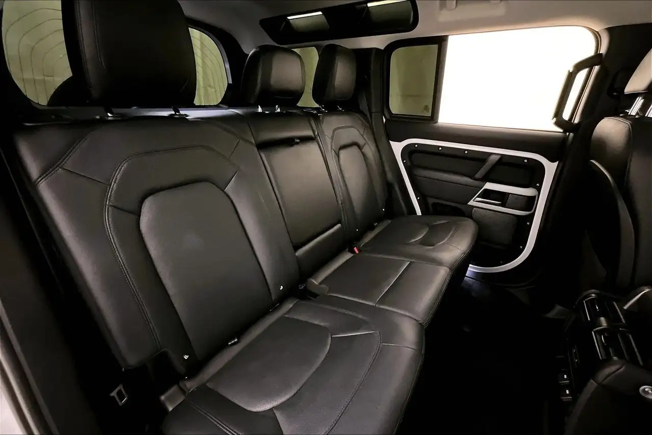 Land Rover Defender photo Land Rover Defender