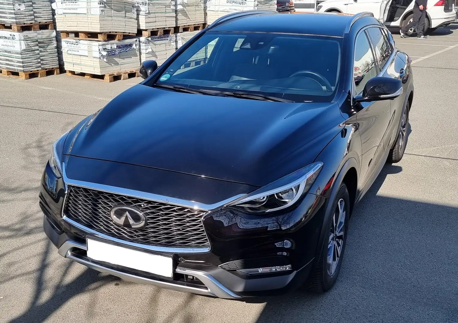 Infiniti QX30 Infiniti QX30 2.2d AWD Premium Tech | 1. Hand |  Top-Wartung Negro - 2
