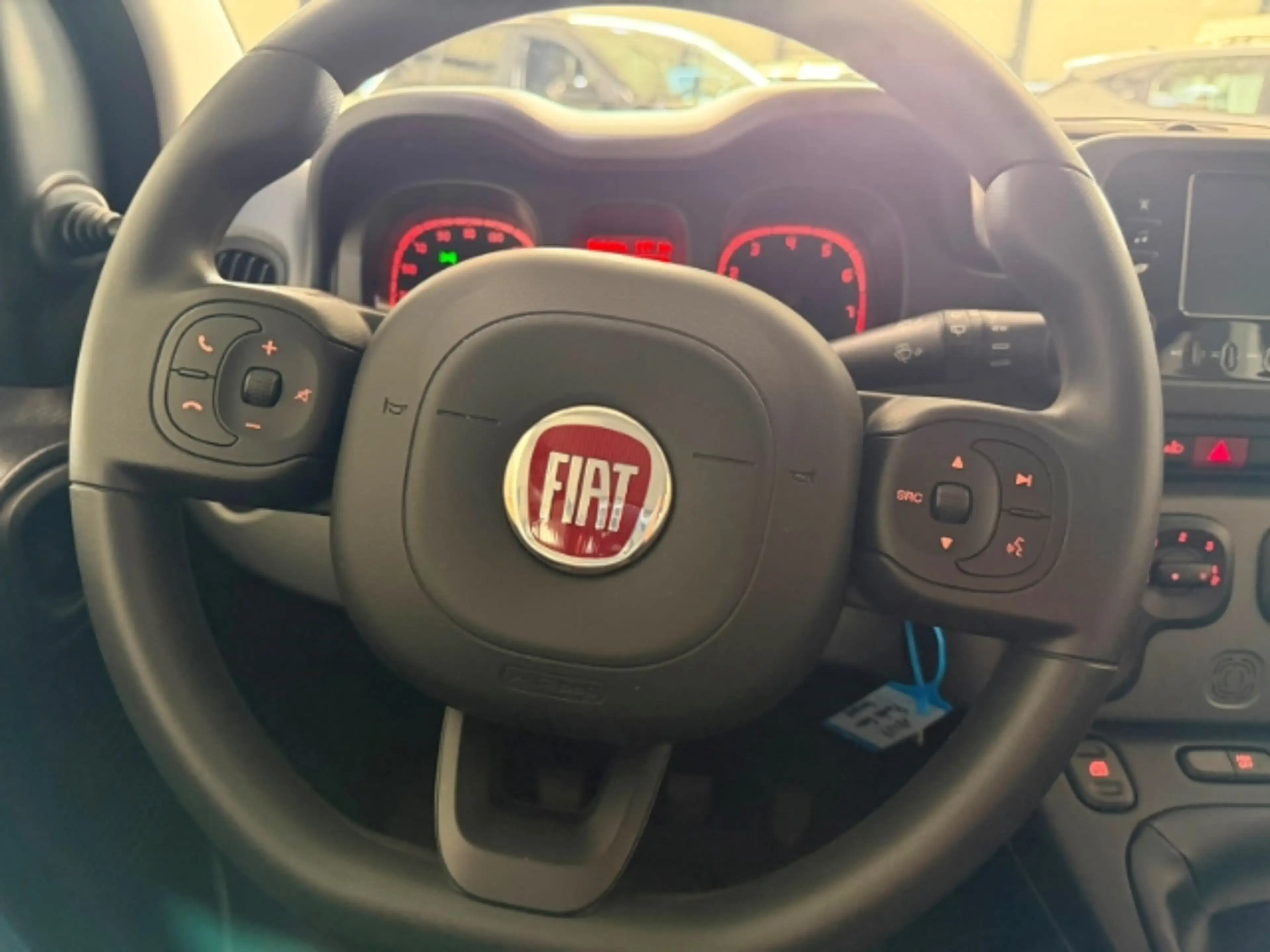 Fiat Panda Hybrid 1.0 GSE DAB Klima BT eFH — photo 12