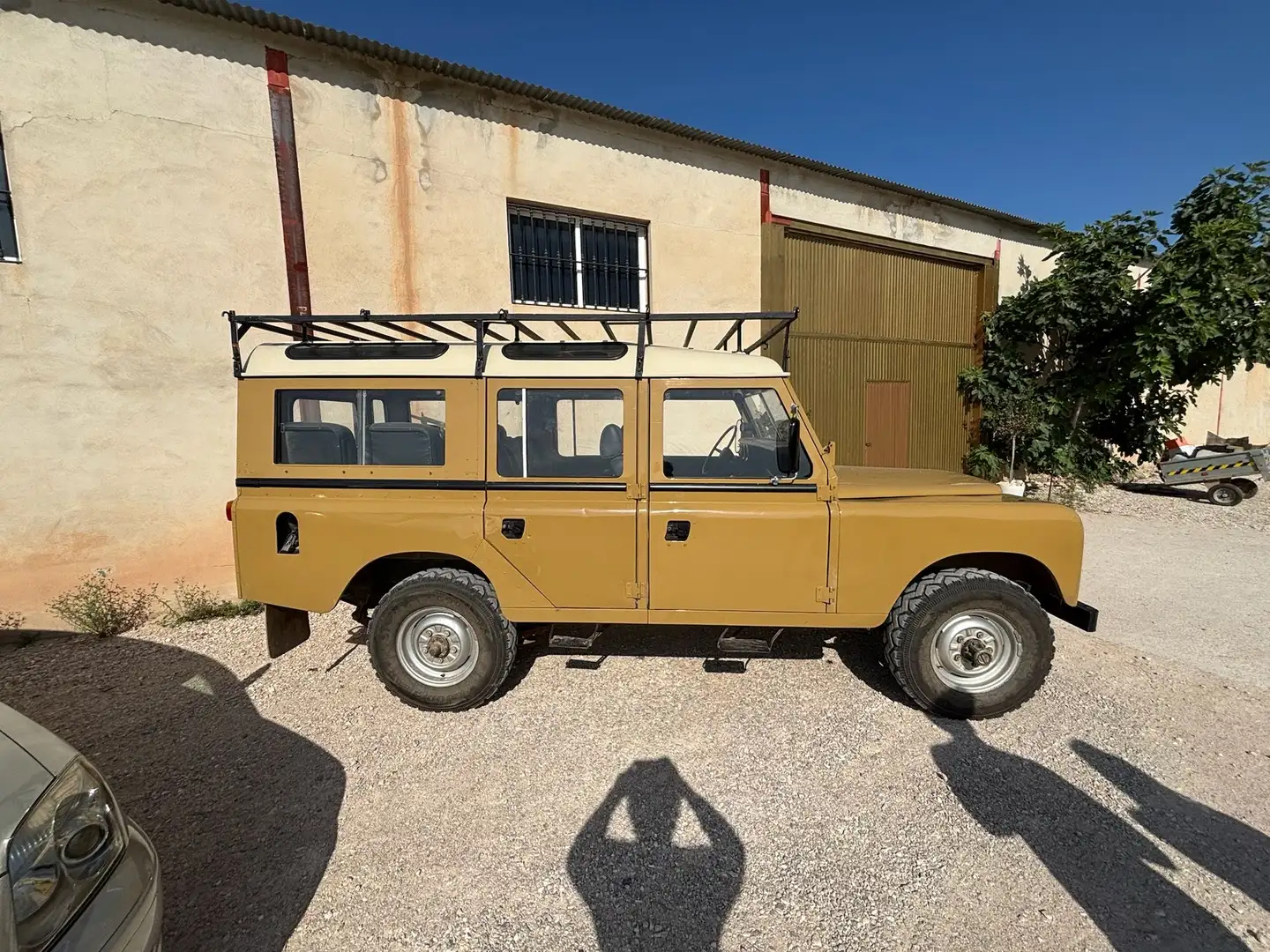 Land Rover Series III 109 Zlatá - 2