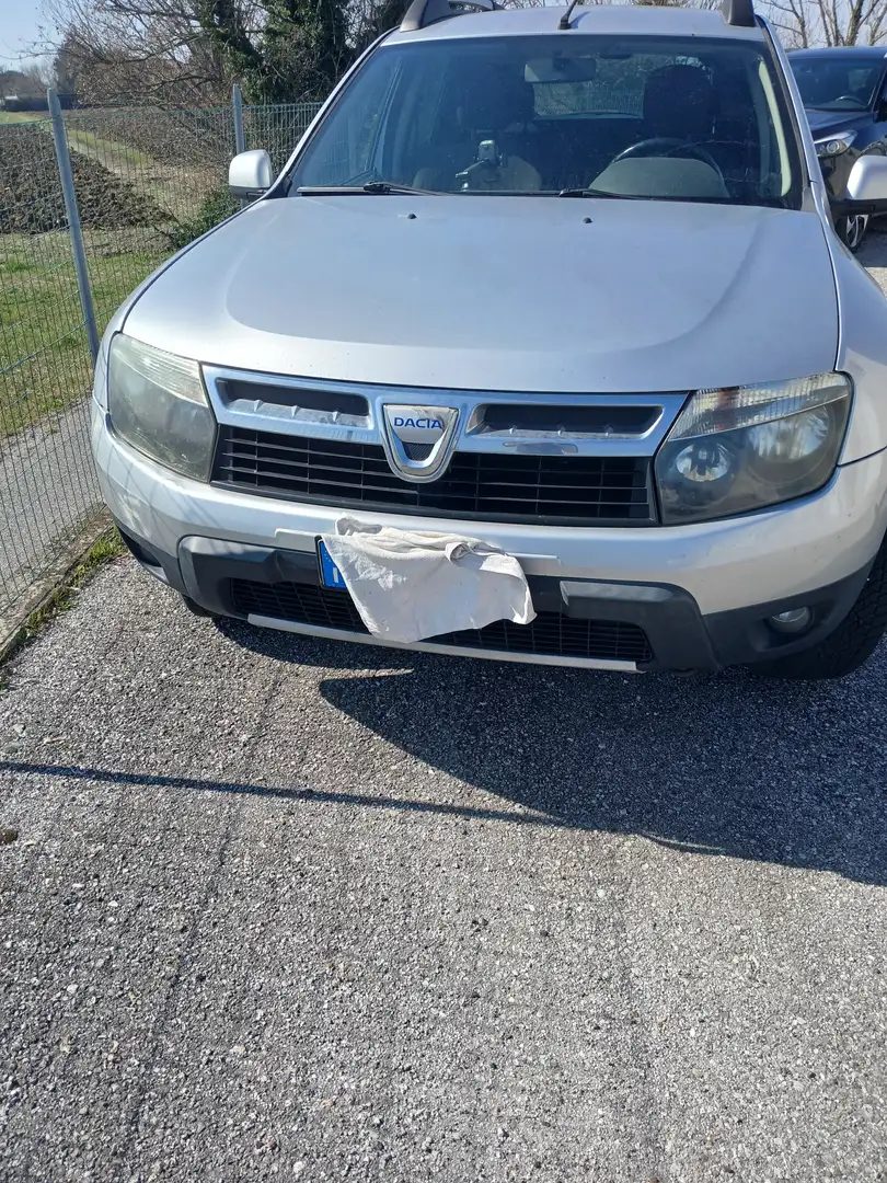 Dacia Duster 4x4 laurate Gri - 2