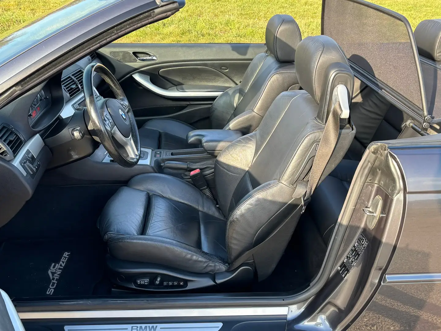 BMW 330 3-serie Cabrio 330Ci Exec Aut/Hardtop/Leder/Navi/P Grau - 2