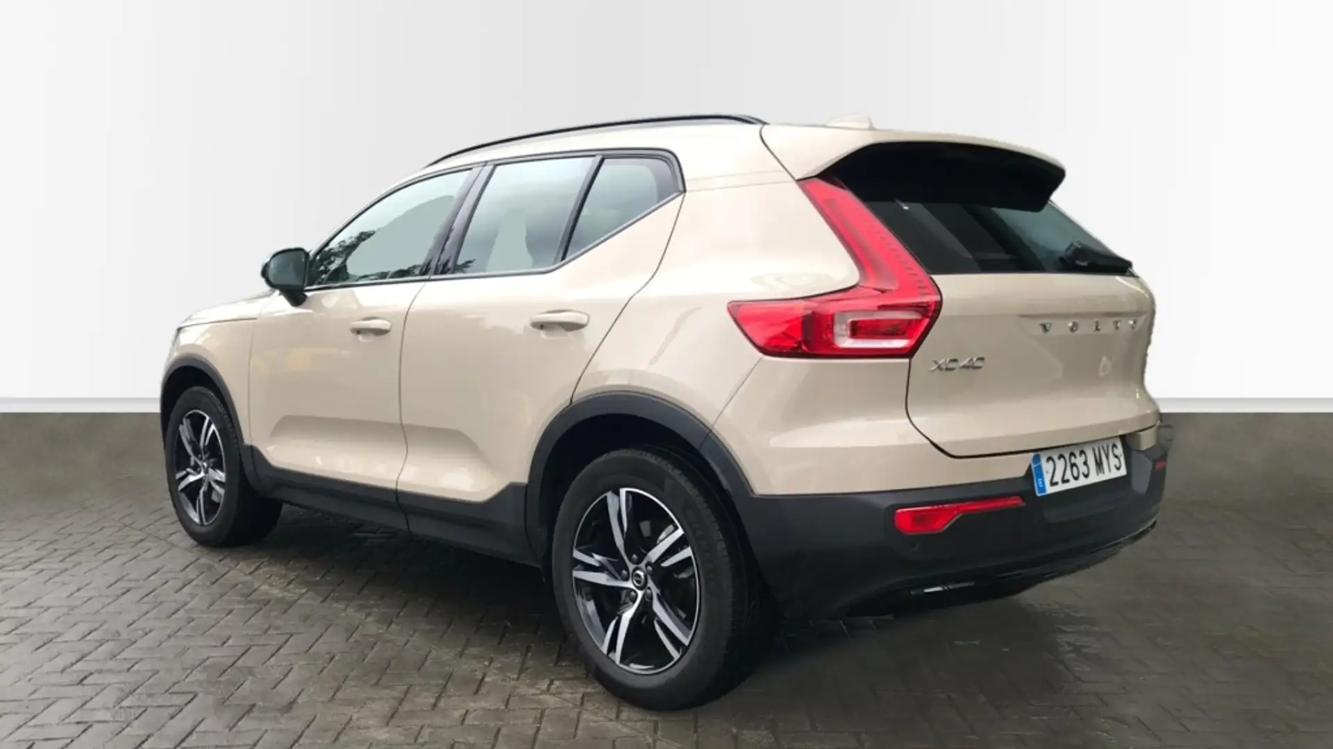 Volvo XC40 2.0 B3 PLUS DARK AUTO 5P - 2