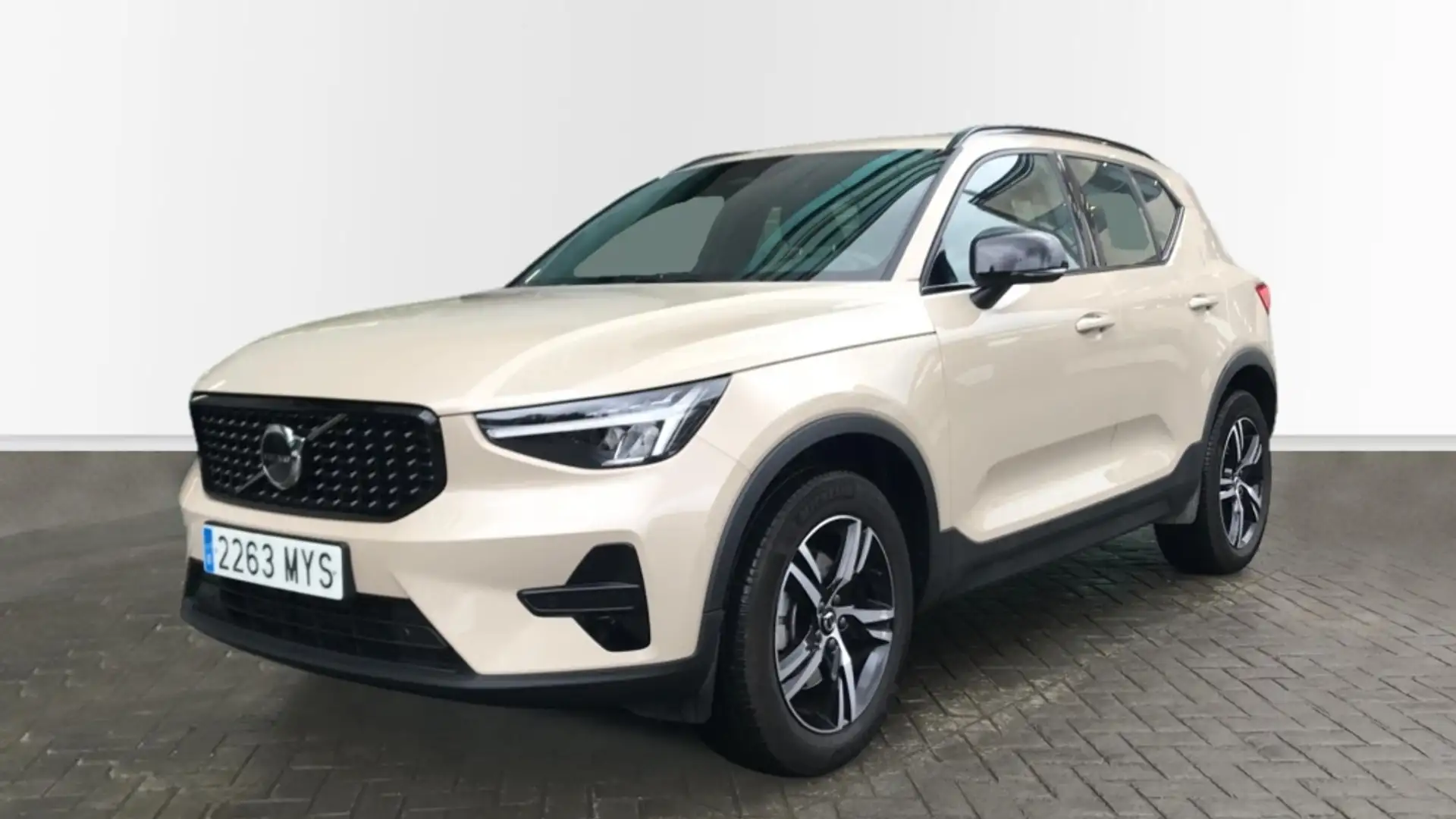 Volvo XC40 2.0 B3 PLUS DARK AUTO 5P - 1