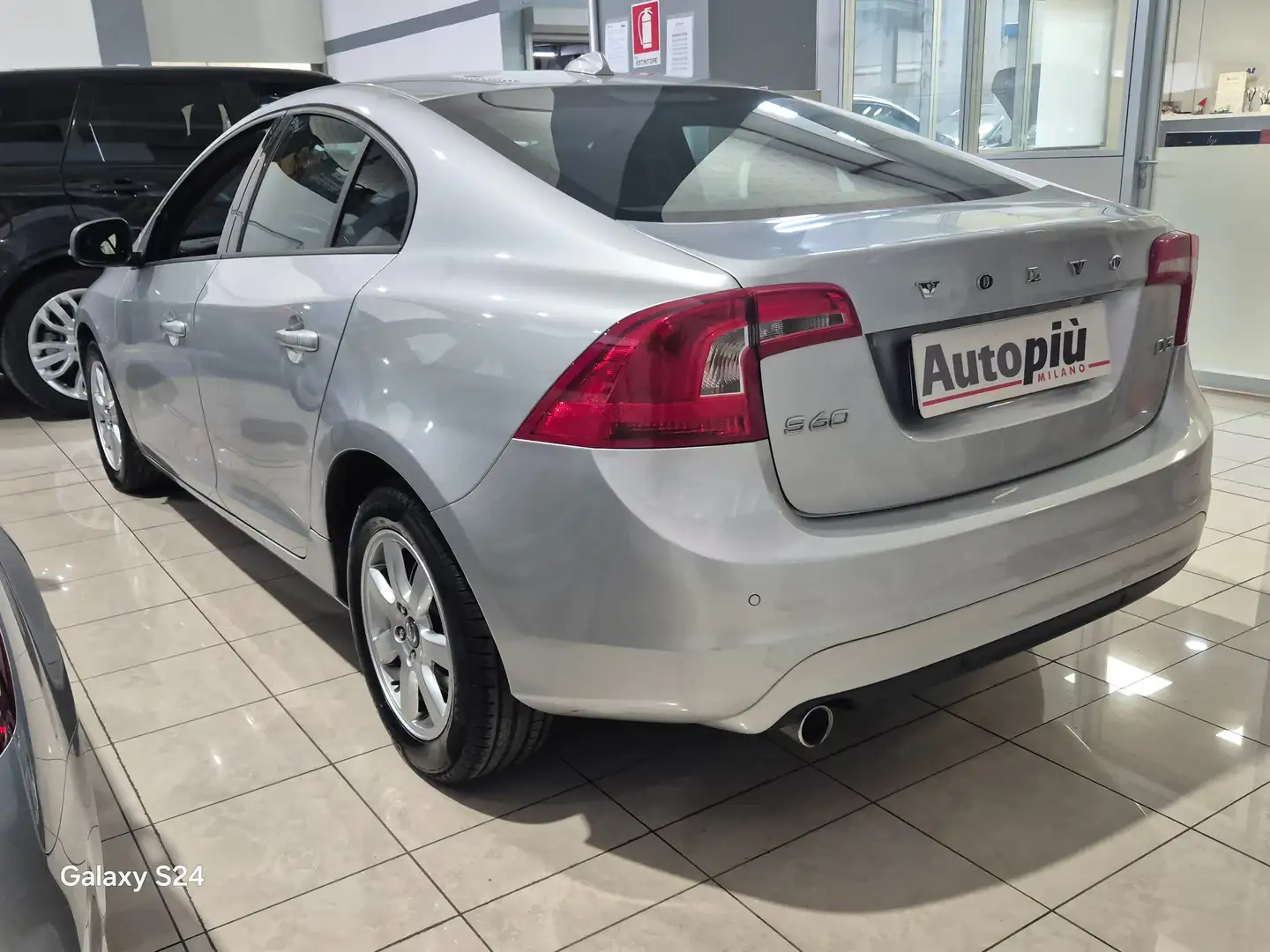 Volvo S60 S60 II 2014 2.0 d3 Business geartronic Argento - 2