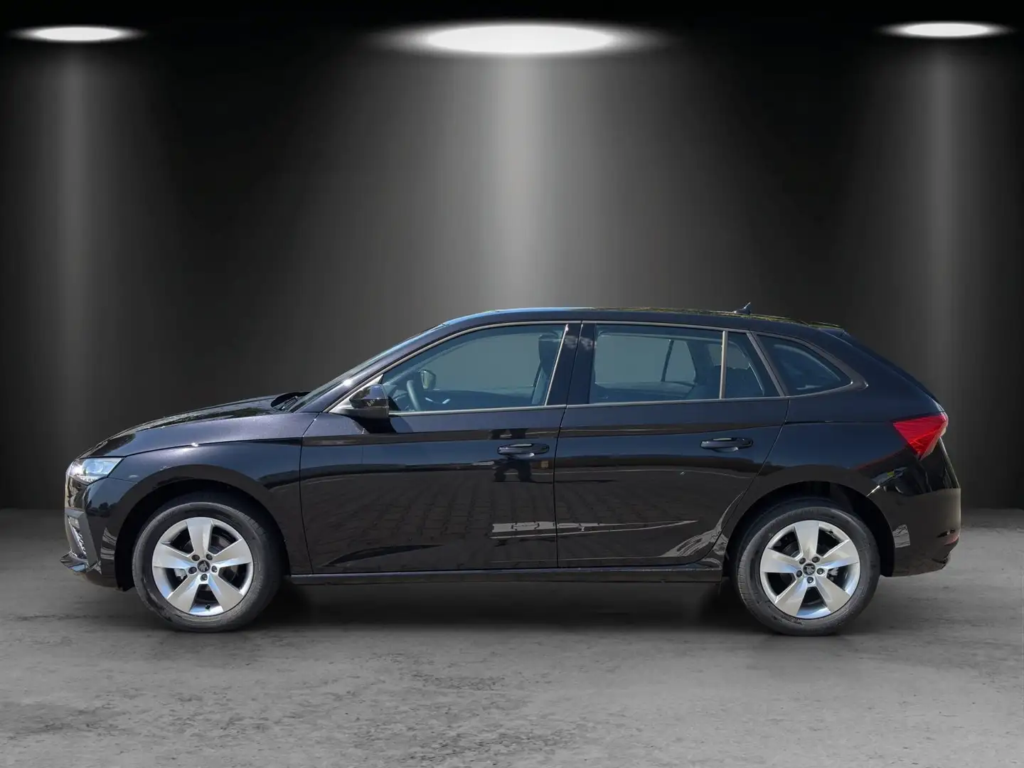 Skoda Scala Essence 1,0 TSI 70 kW Zwart - 2