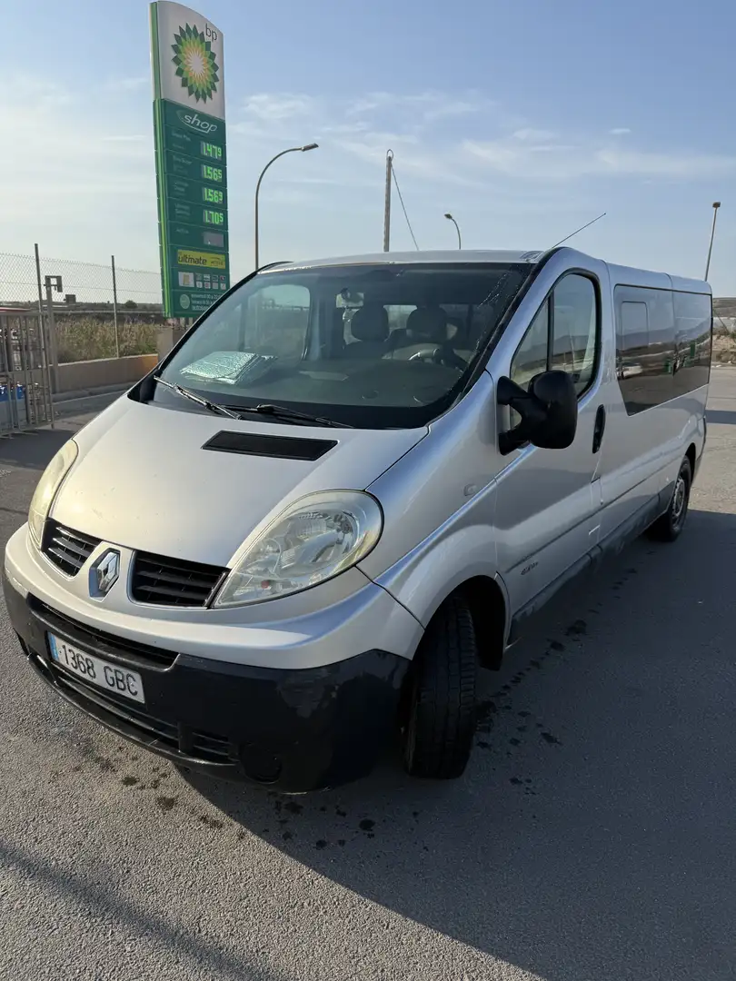 Renault Trafic Traf. 2.0dCi Fg. 29 Largo Sobreelev. 115 Plateado - 2