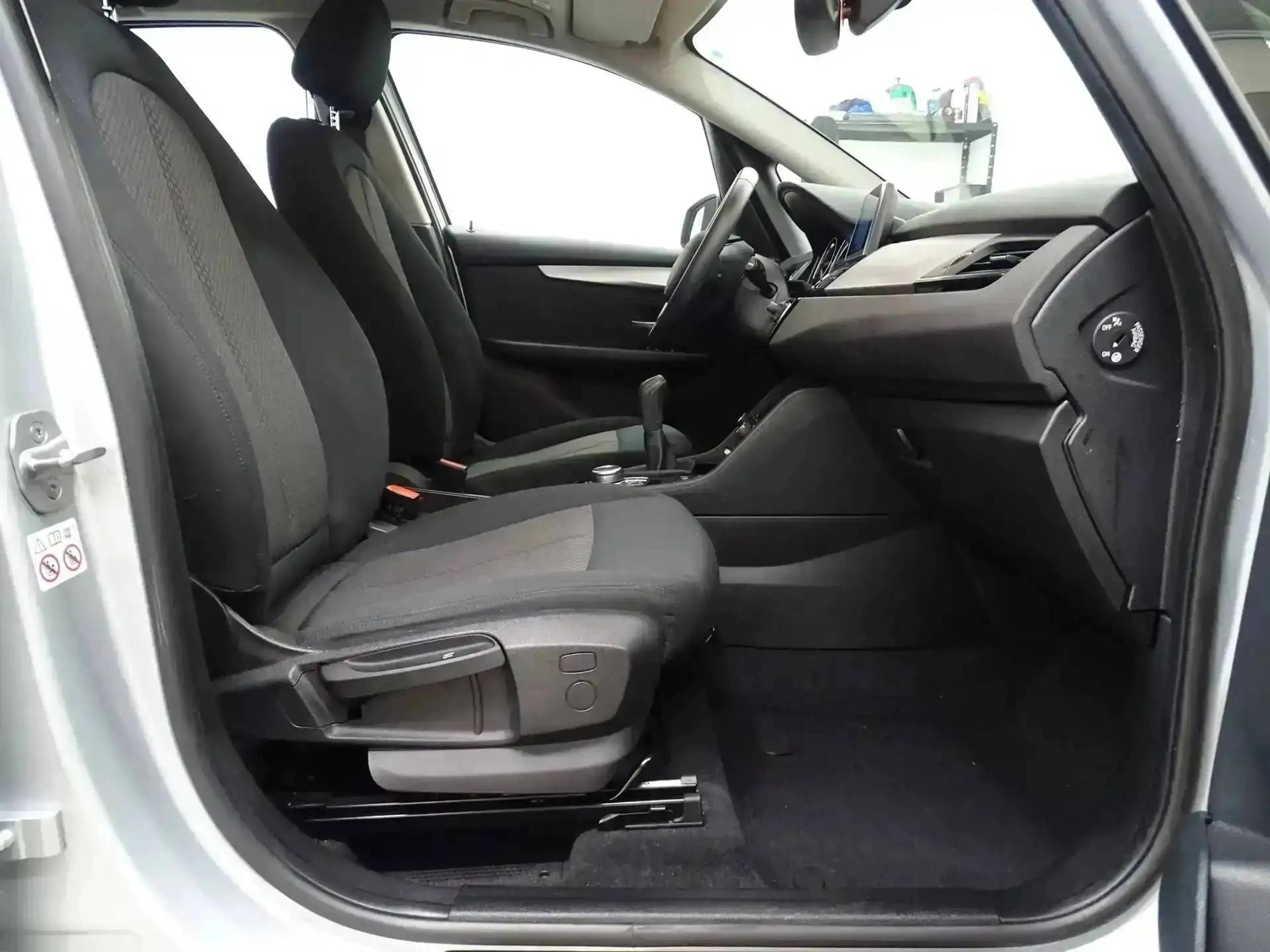 BMW 216 d Active Tourer **FACELIFT-NAVI-CRUISE-PDC** — photo 7