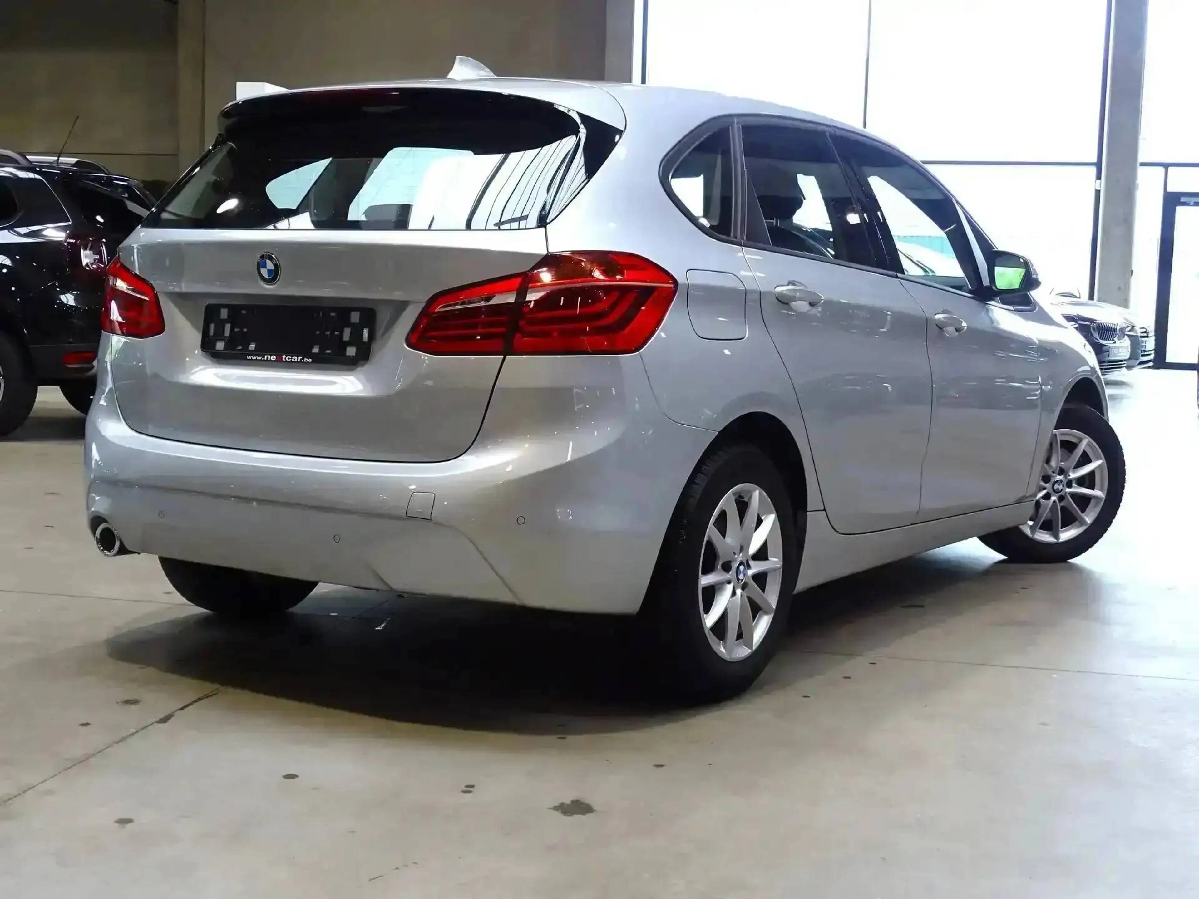 BMW 216 d Active Tourer **FACELIFT-NAVI-CRUISE-PDC** — photo 3