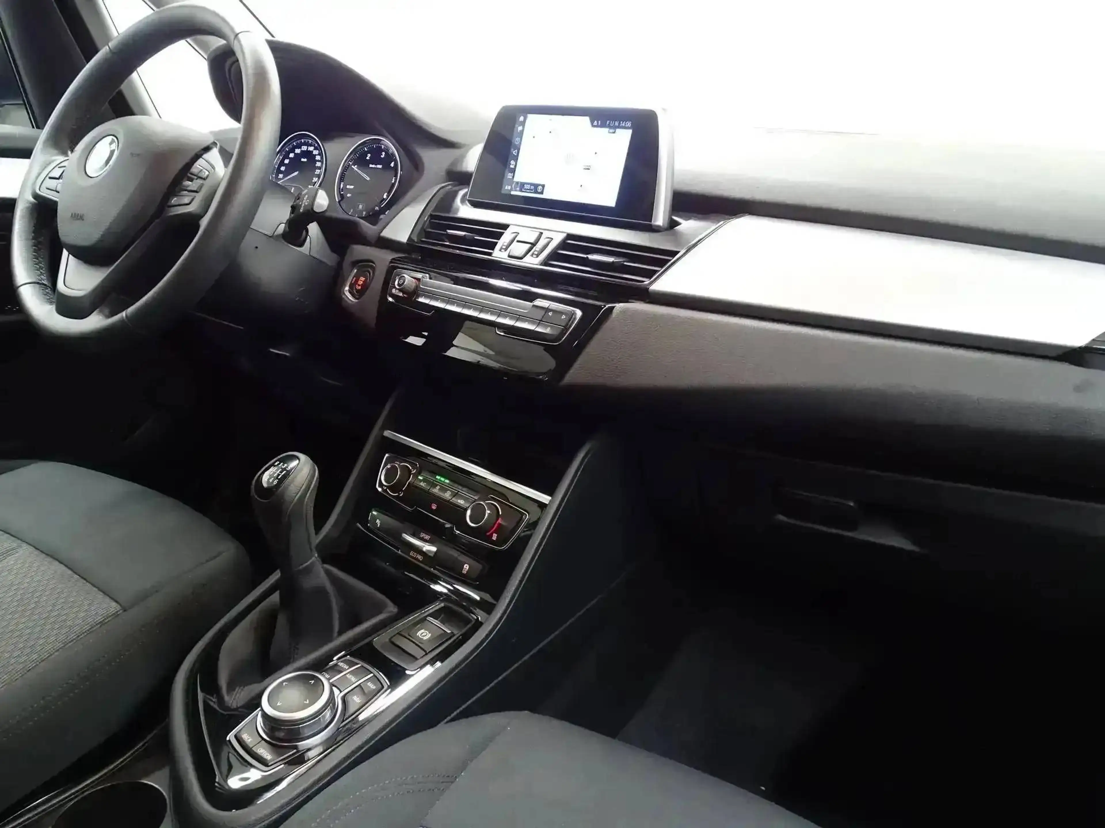 BMW 216 d Active Tourer **FACELIFT-NAVI-CRUISE-PDC** — photo 5