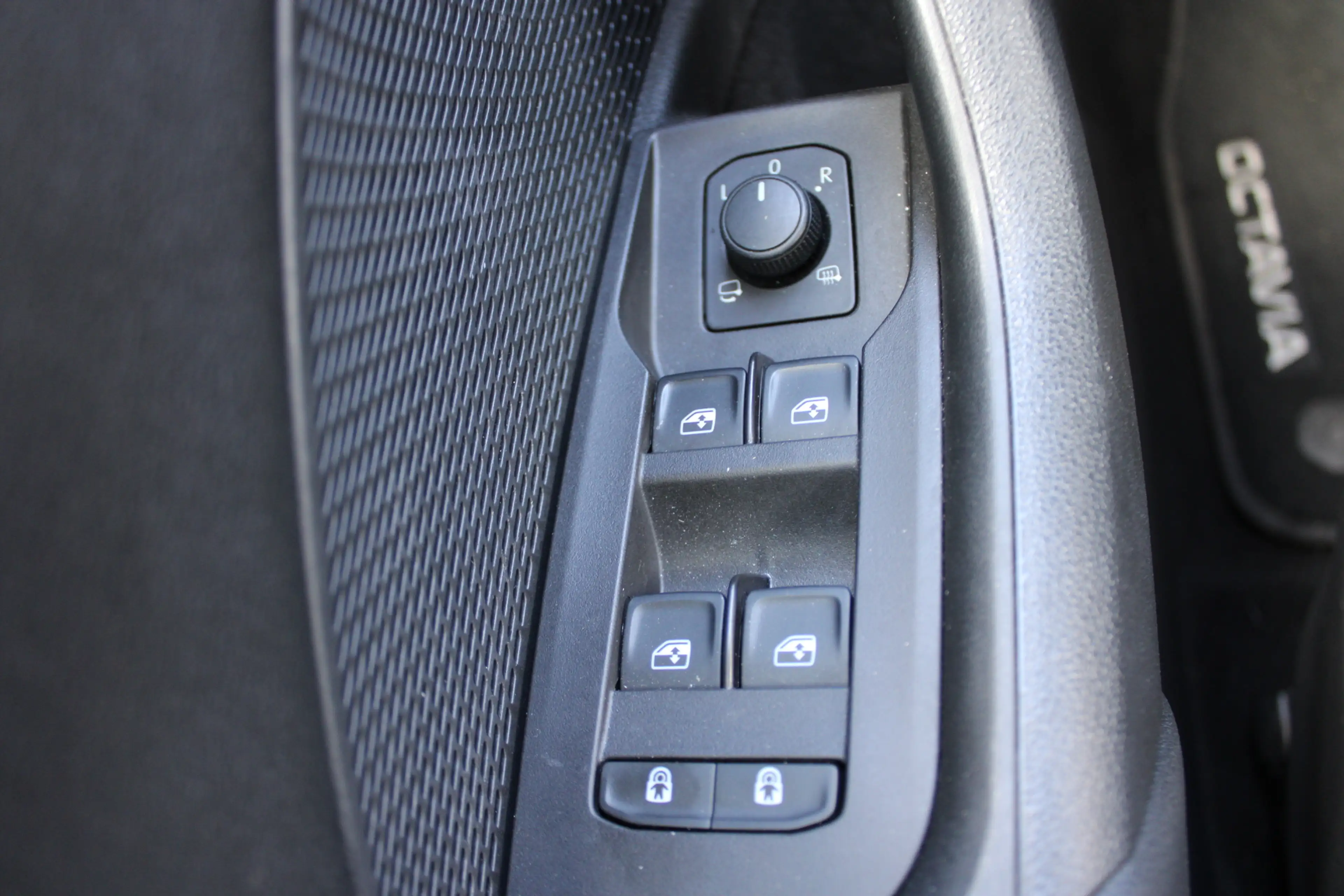 Skoda Octavia Combi 1.0 e-TSI Business Edition Plus | Trekhaak | — photo 13