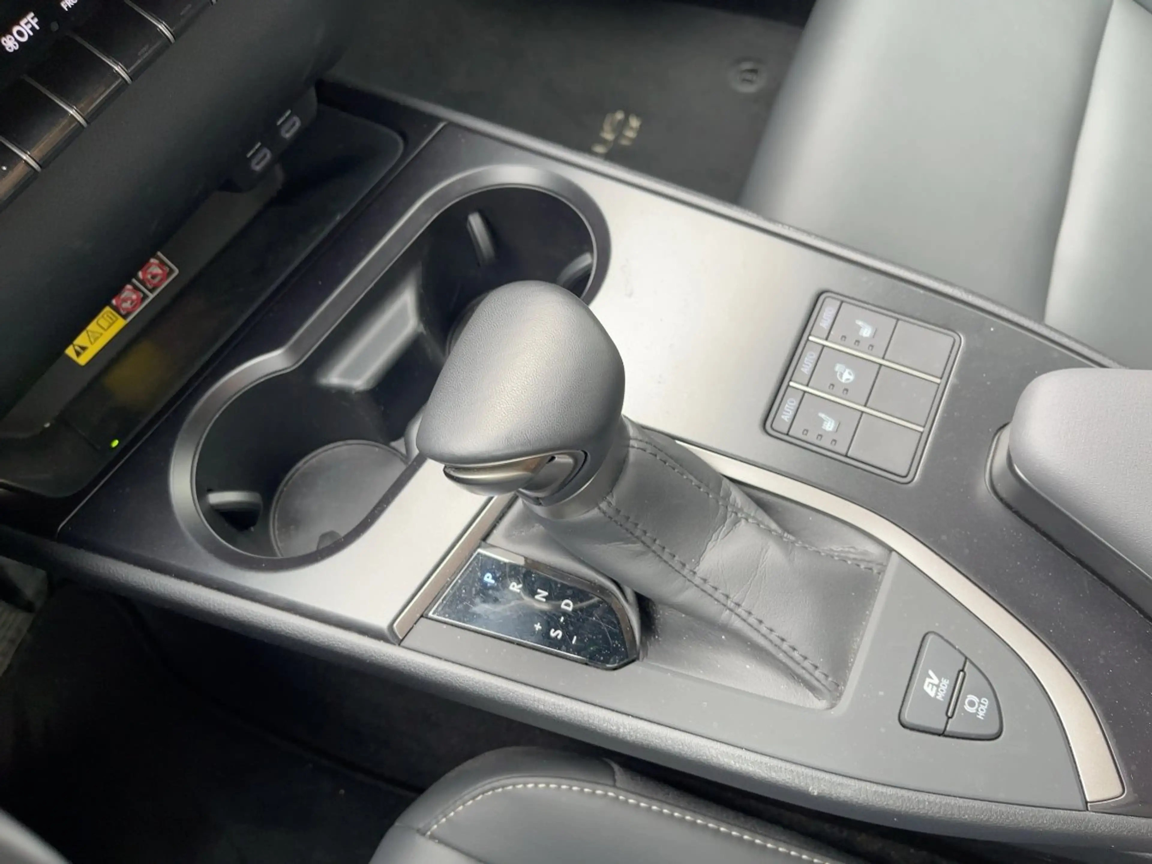 Lexus UX 250h F Sport Design Navi*ACC*KAM*SHZ*DAB — photo 15