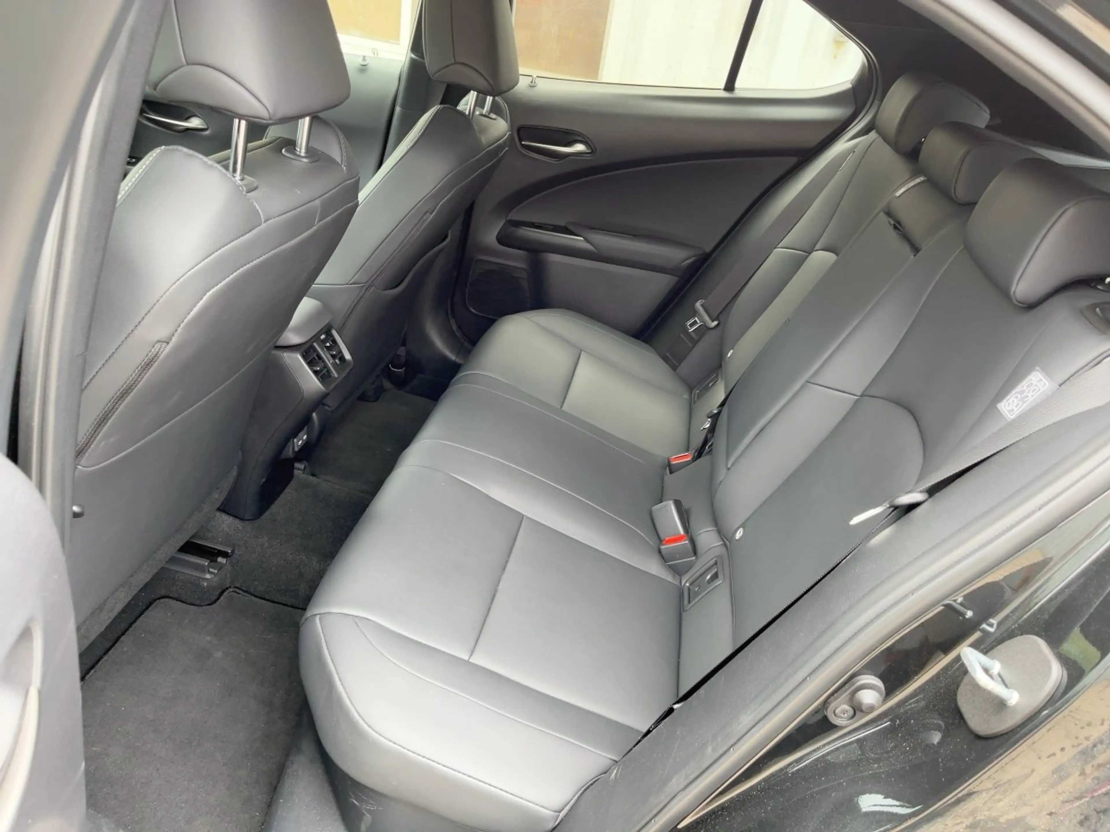 Lexus UX 250h F Sport Design Navi*ACC*KAM*SHZ*DAB — photo 9
