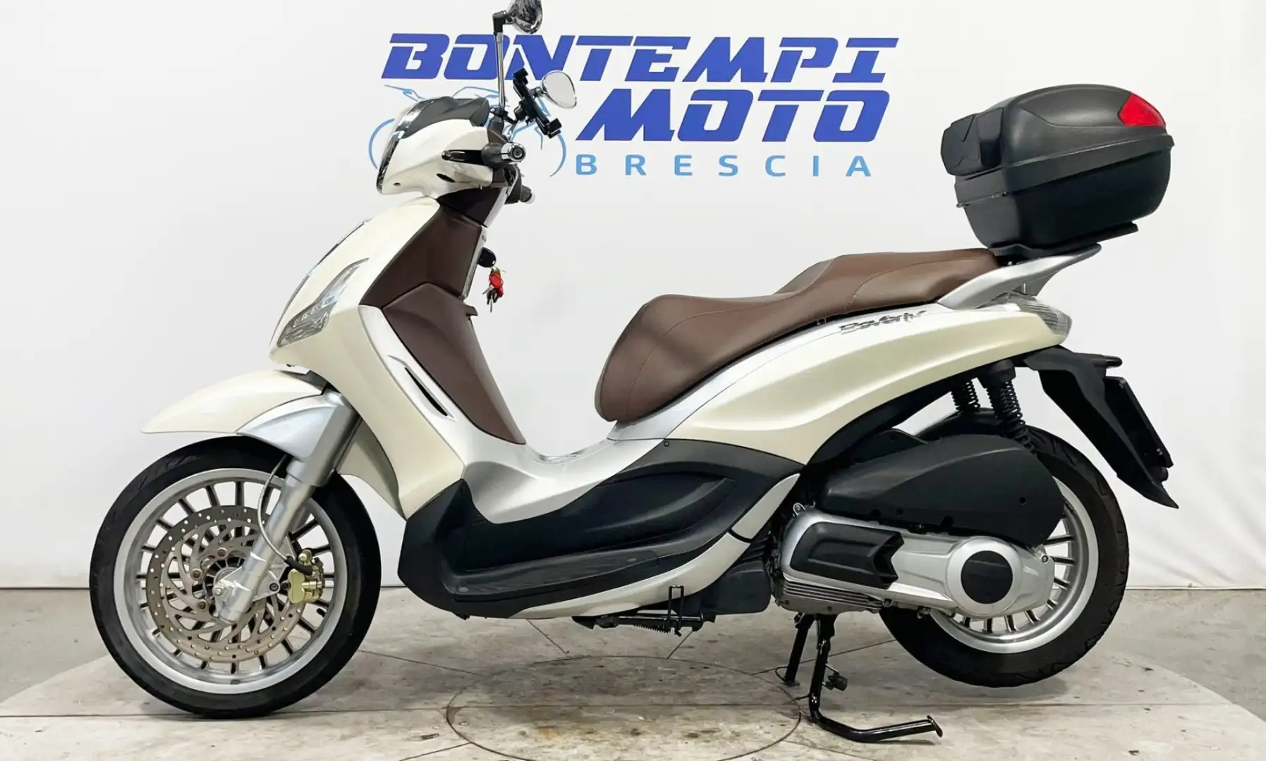 Piaggio Beverly 300 i.e. 2015 + BAULETTO Beige - 2