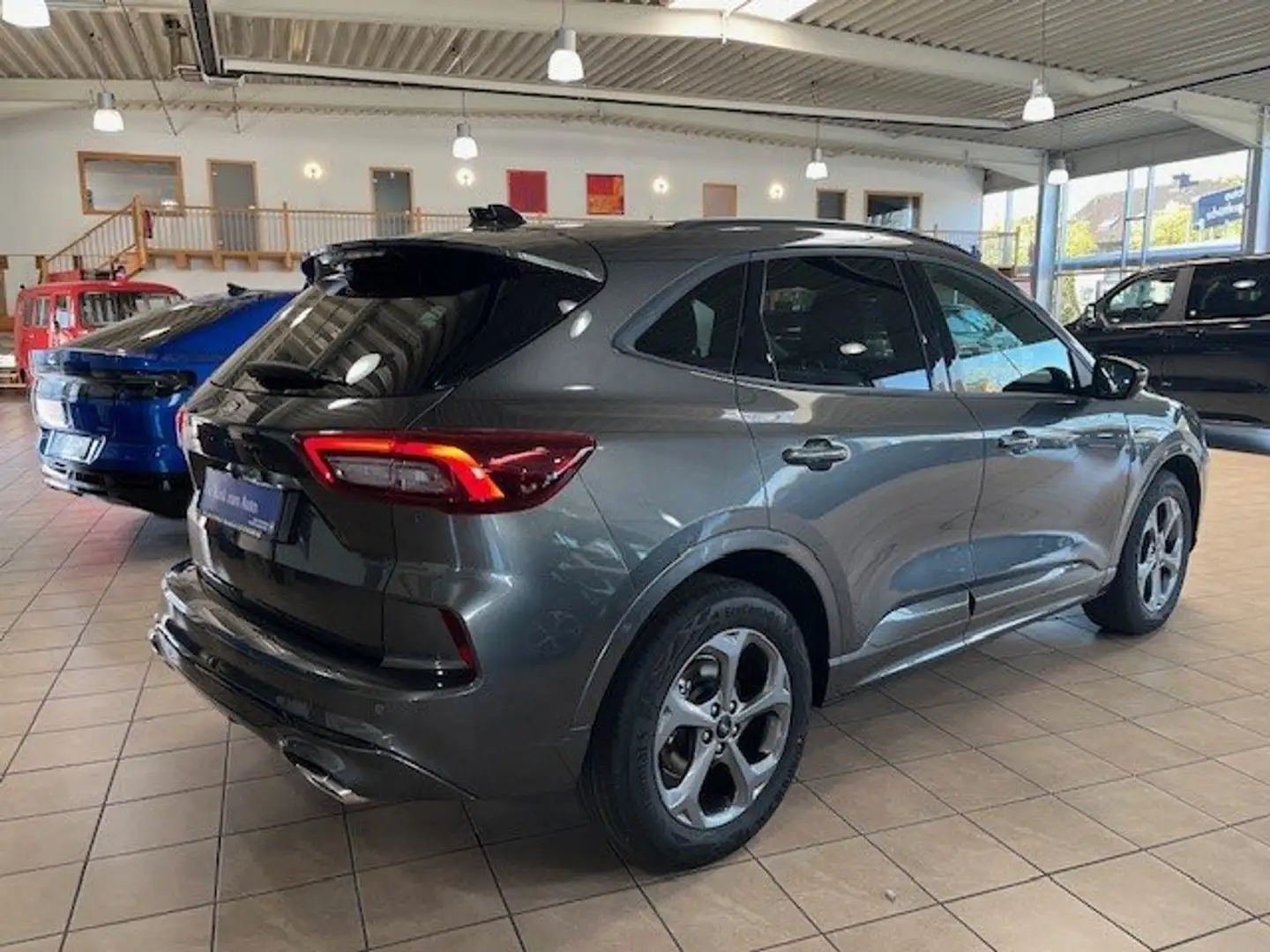 Ford Kuga 1.5 EcoBoost Aut. ST-LINE WiPa, SYNC4, CAM, 5/70 Gris - 2