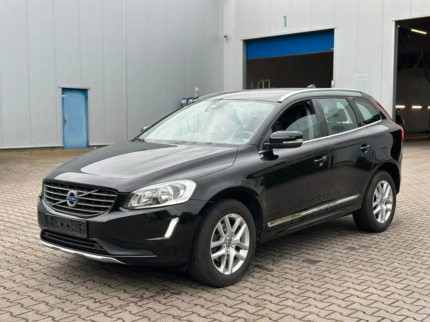 Volvo XC60 Summum Memory*Leder*Navi*PDC* Schwarz - 1