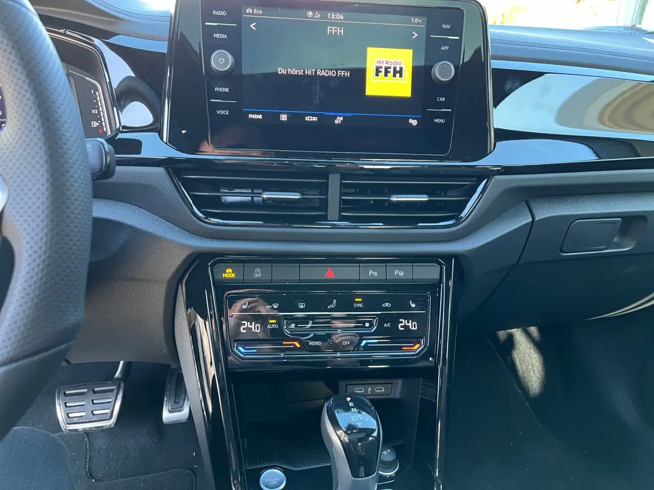 Volkswagen T-Roc 1.5 TSI R-Line 2xKlima ACC AHK AUT Kam. SD 10