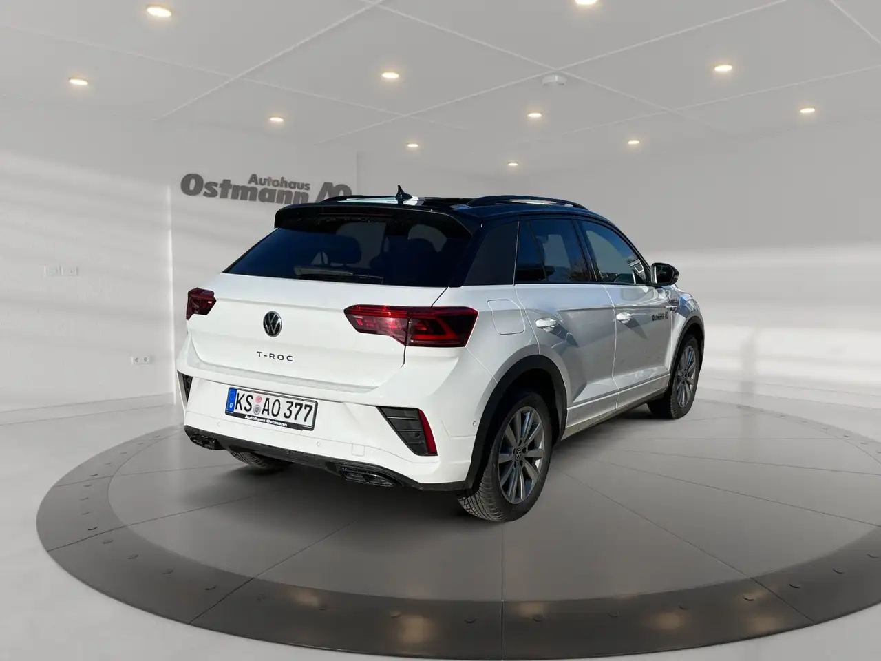 Volkswagen T-Roc 1.5 TSI R-Line 2xKlima ACC AHK AUT Kam. SD 4