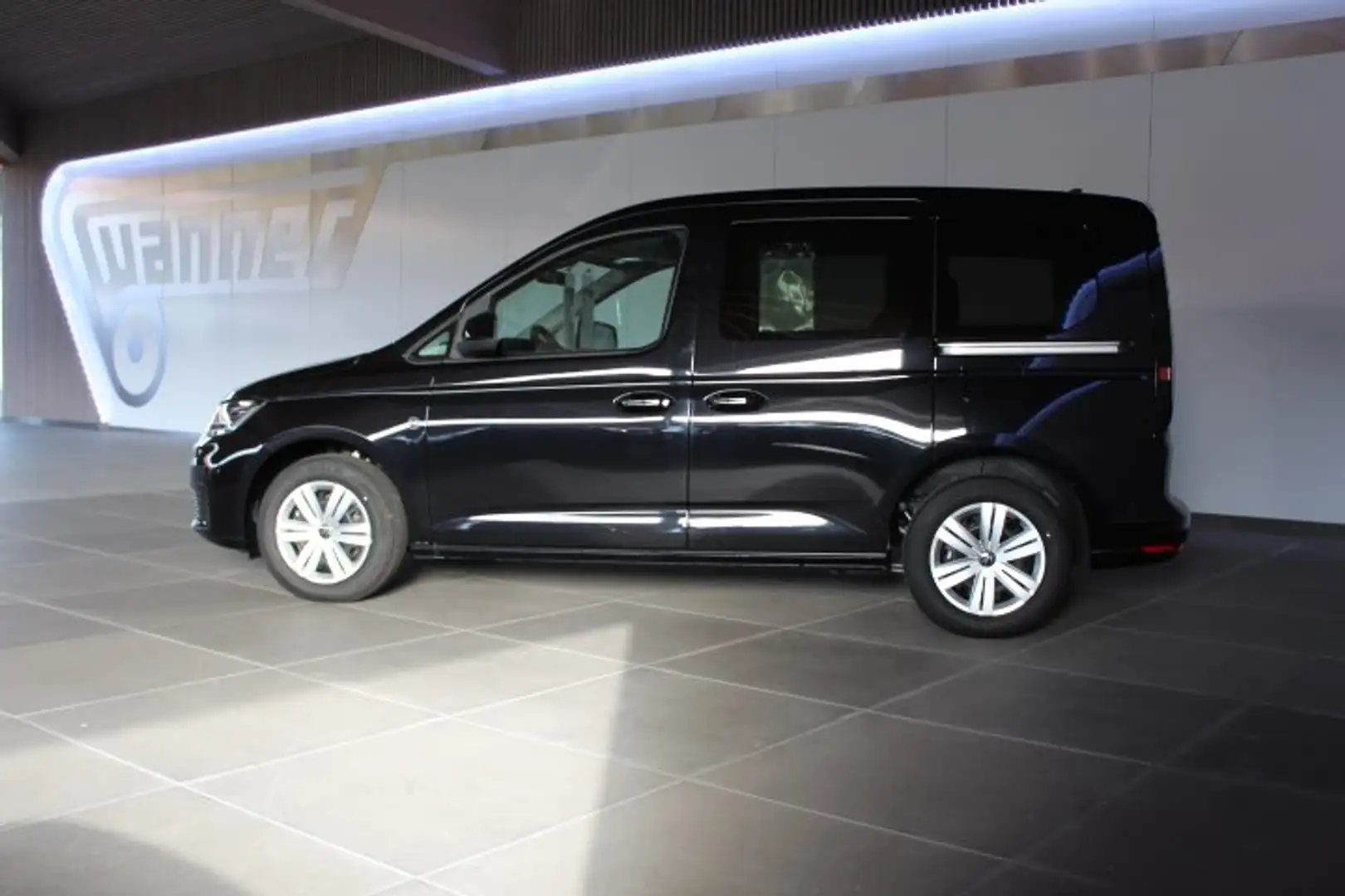 Volkswagen Caddy 1.5TSI Schwarz - 1