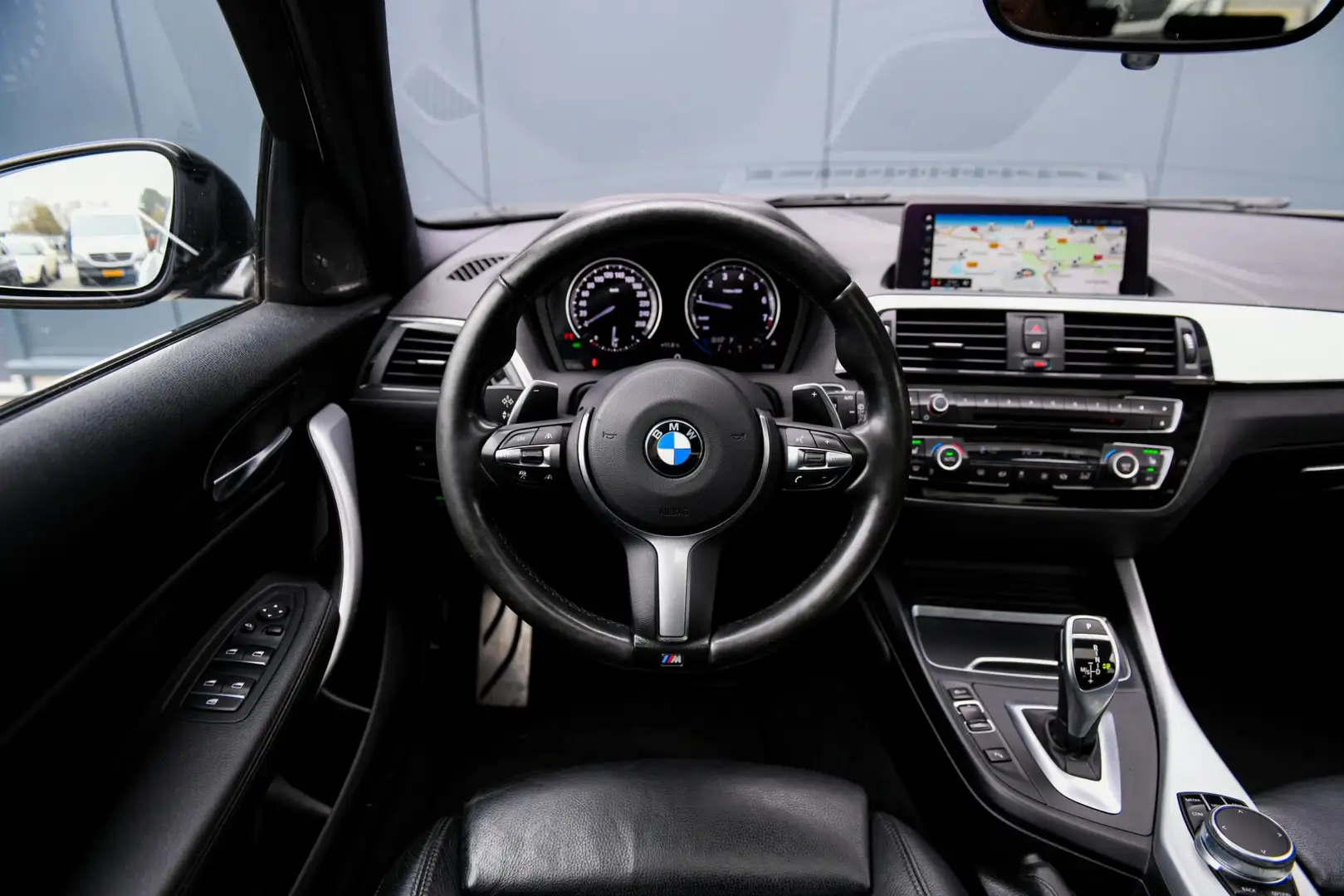 BMW 125 1-serie 125i Edition M Sport Shadow High Executive Schwarz - 2