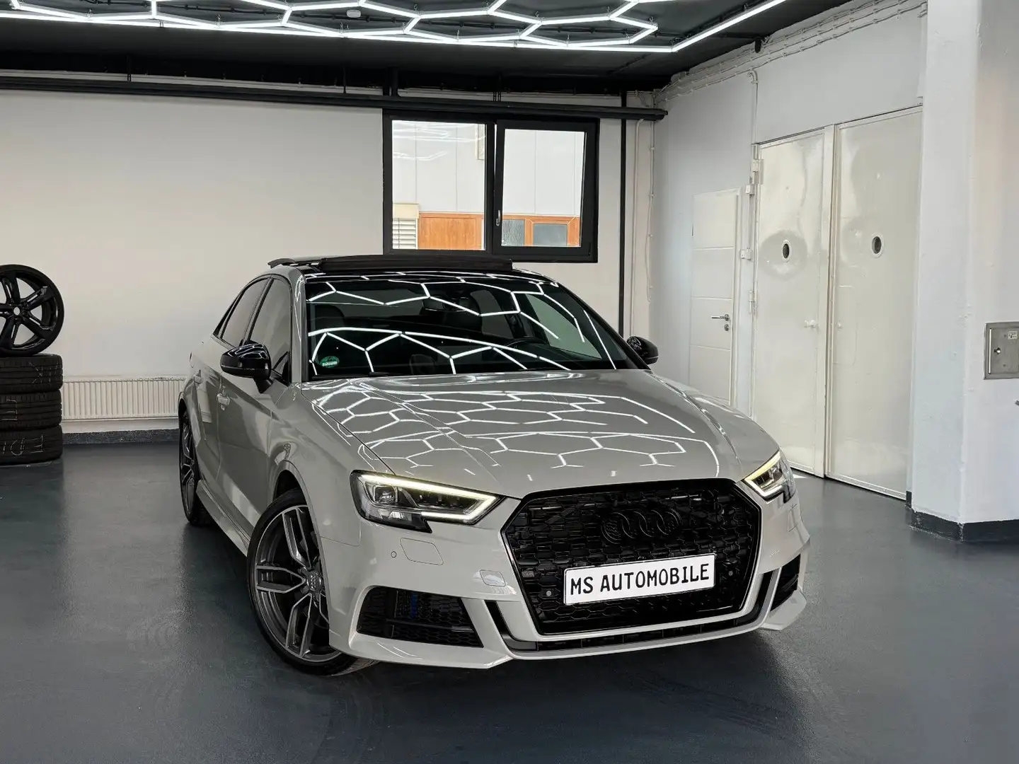Audi S3 Lim. 2.0 TFSI quattro *AKRAPOVIC*PANO*KAM* Blau - 2
