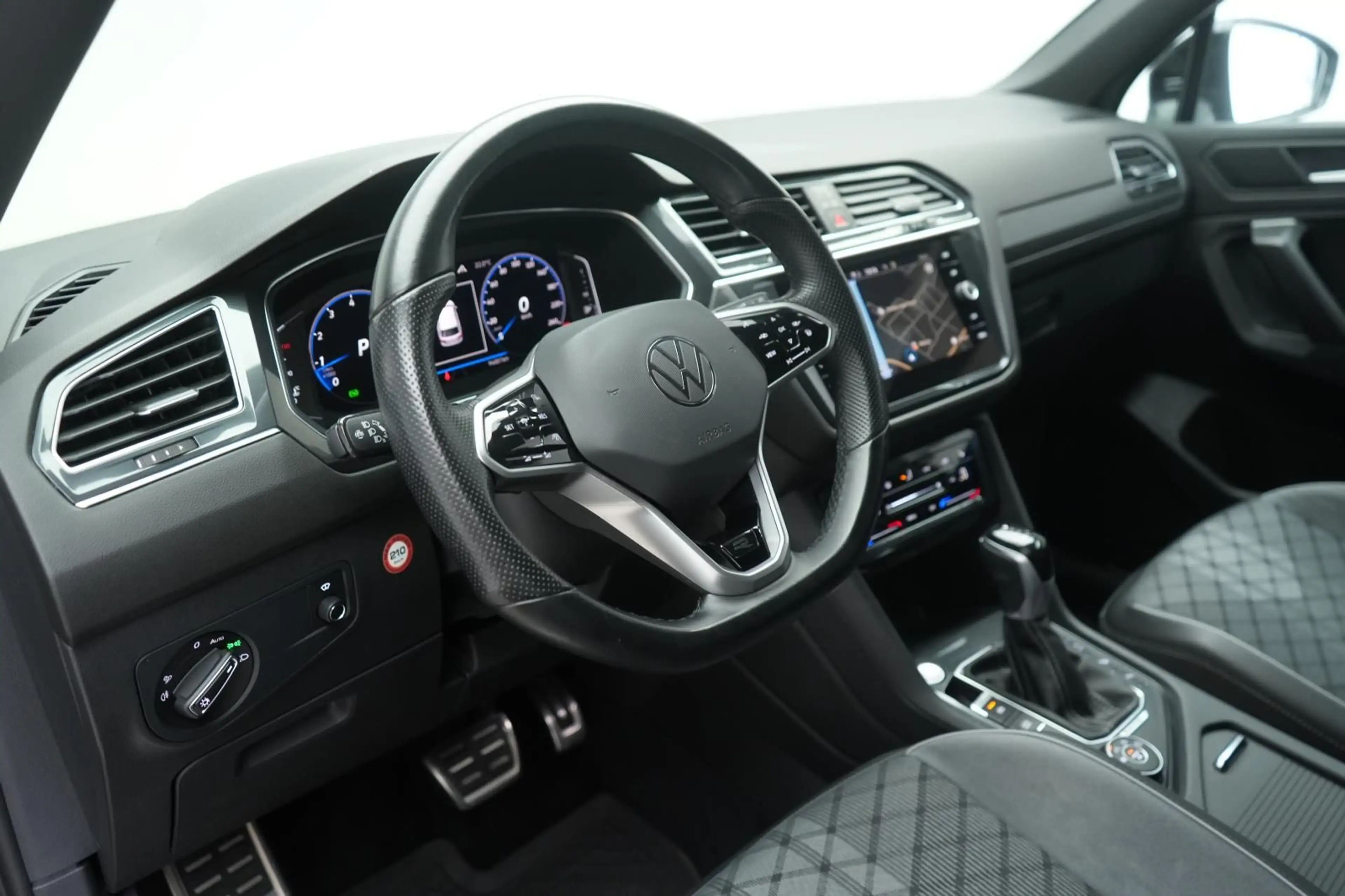 Volkswagen Tiguan Allspace 2.0 TSI 4Motion DSG R-Line ACC/V — photo 13