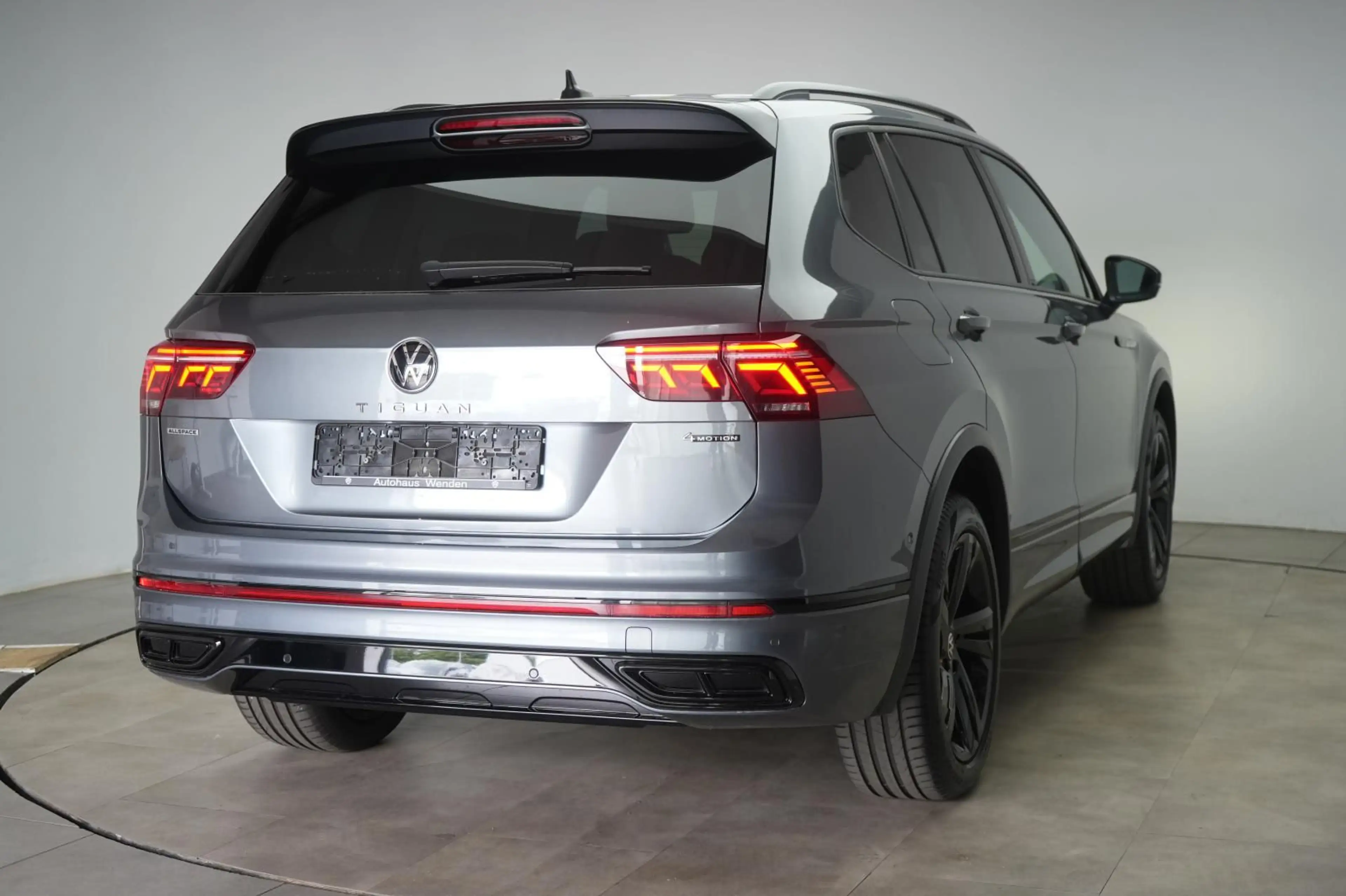 Volkswagen Tiguan Allspace 2.0 TSI 4Motion DSG R-Line ACC/V — photo 4