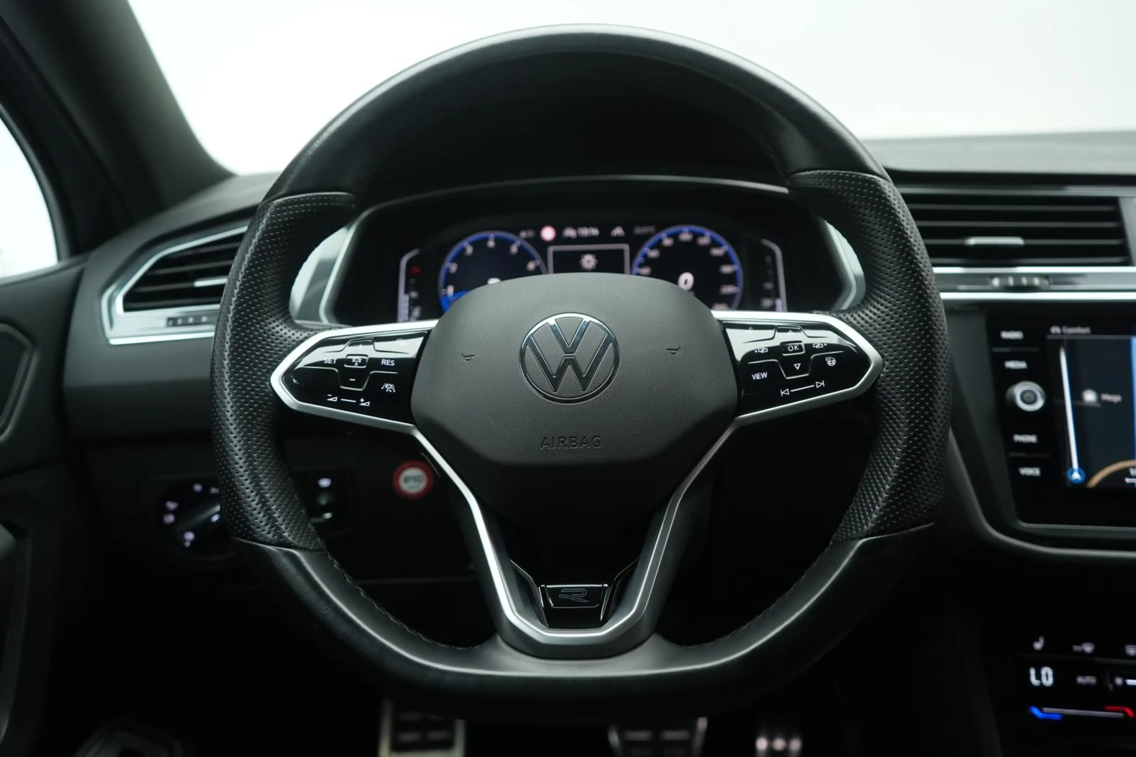 Volkswagen Tiguan Allspace 2.0 TSI 4Motion DSG R-Line ACC/V — photo 15