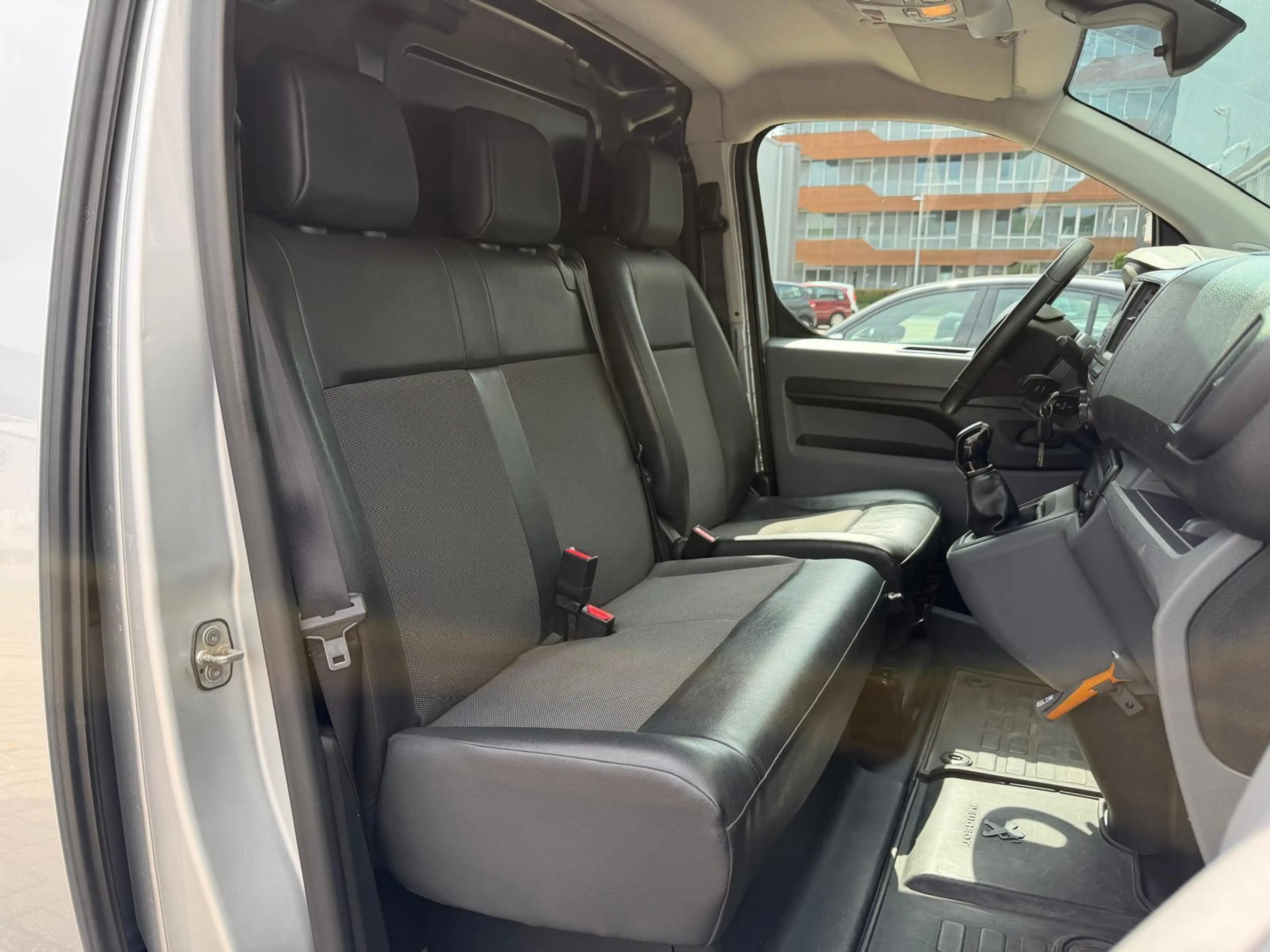 Peugeot Expert Bestel 226C 1.6 BlueHDI 95 Premium — photo 14