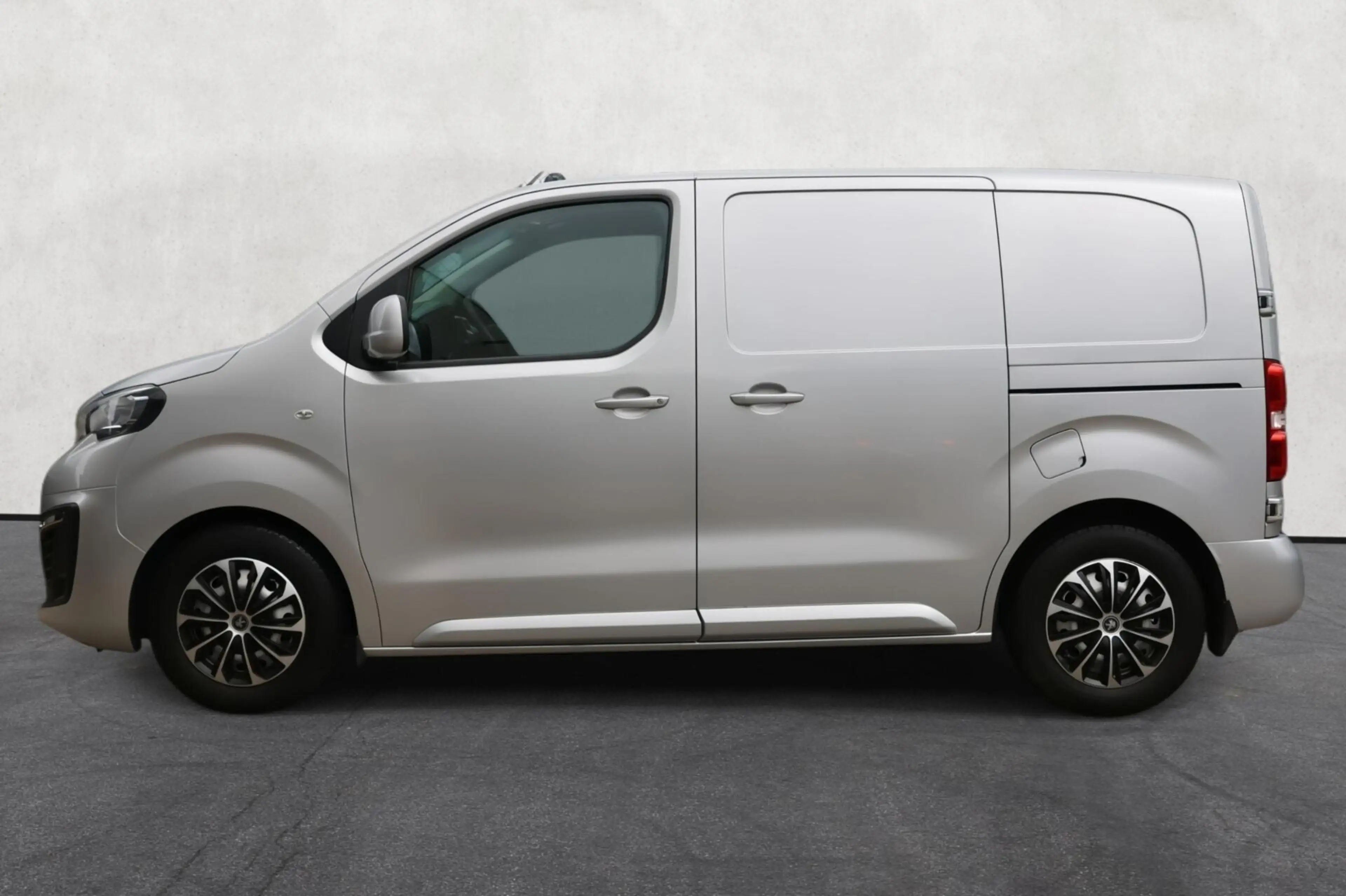 Peugeot Expert Bestel 226C 1.6 BlueHDI 95 Premium — photo 12