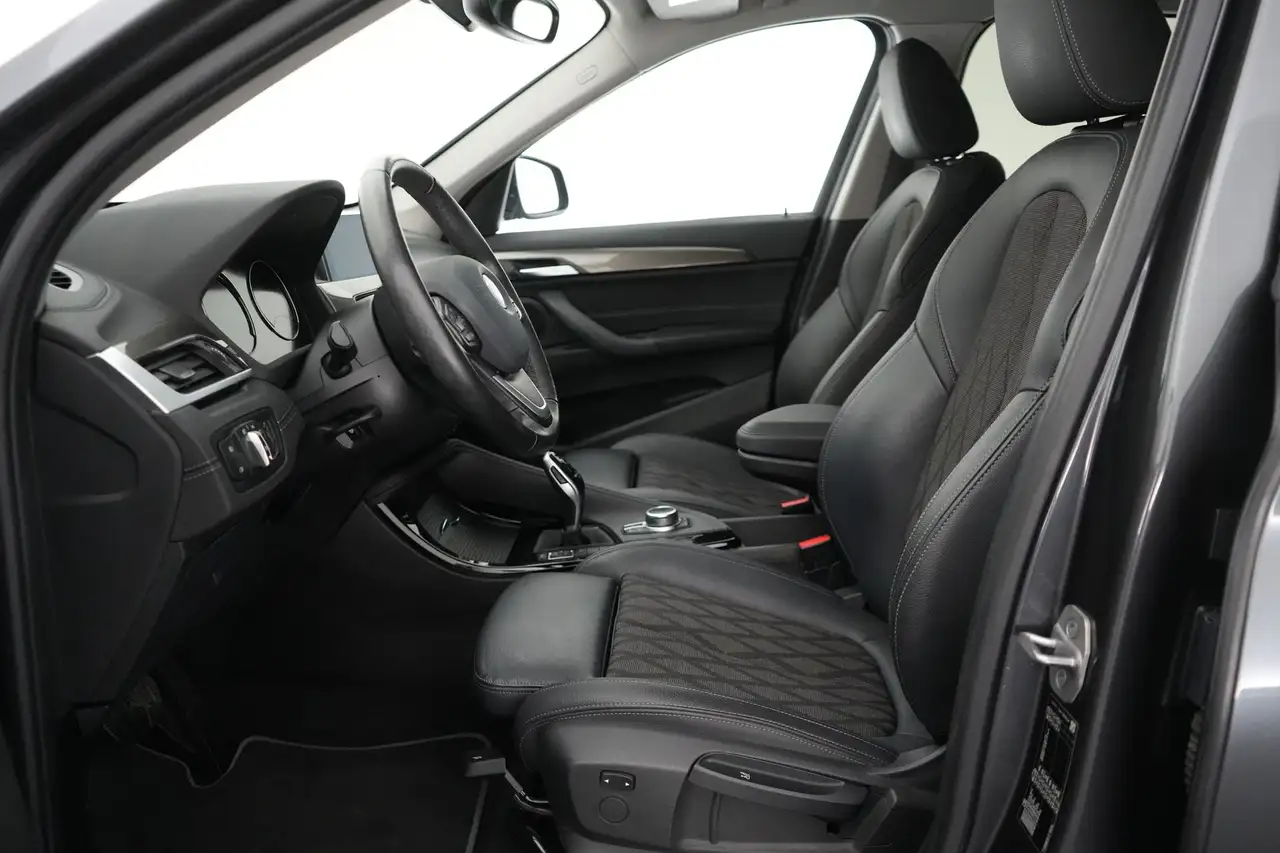 BMW X1 2.0 sDrive18dA xLine Business LEDER/STOF LED GPS P, миниатюра 10