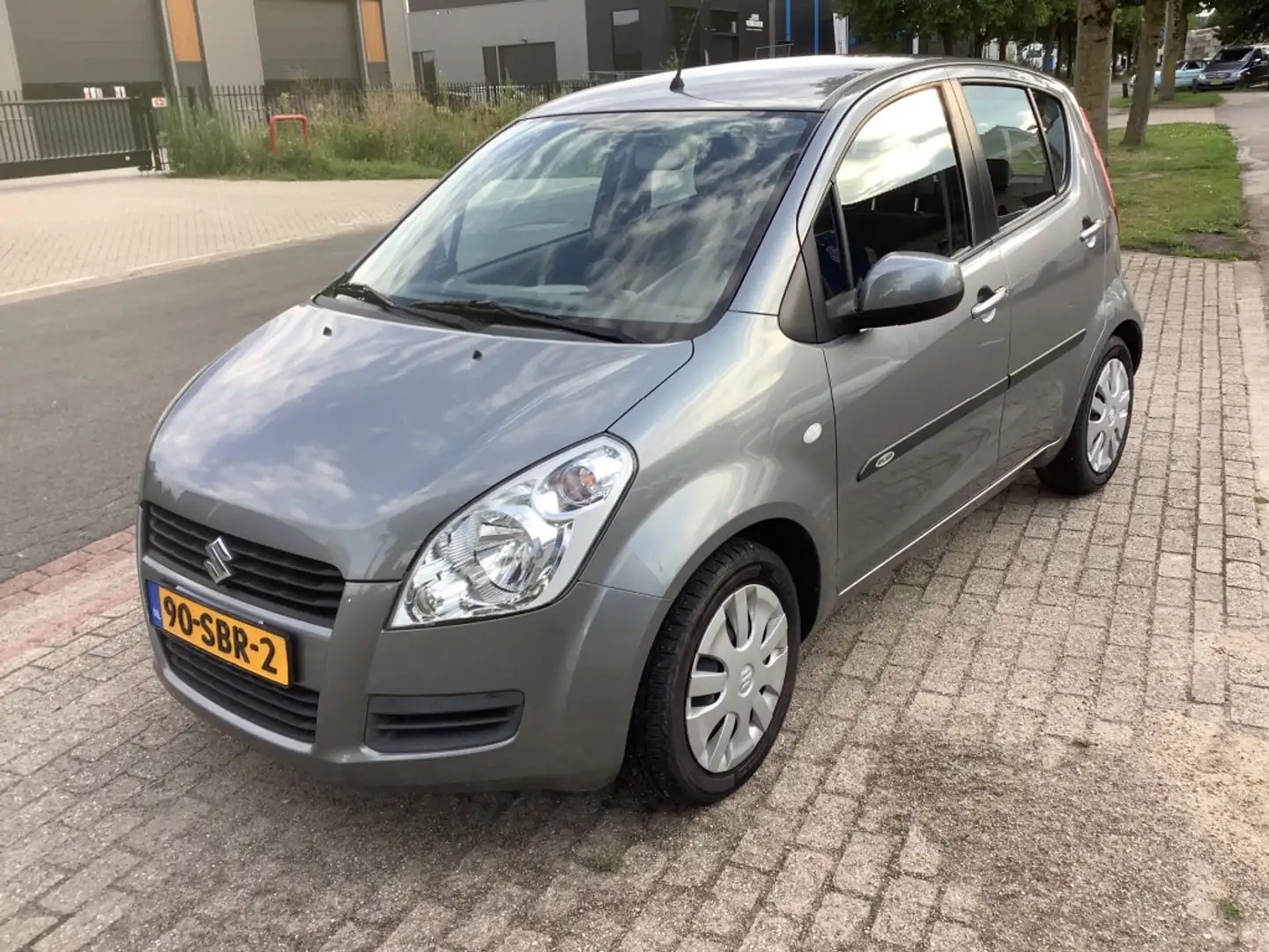 Suzuki Splash 1.0 VVT COMFORT Grijs - 1
