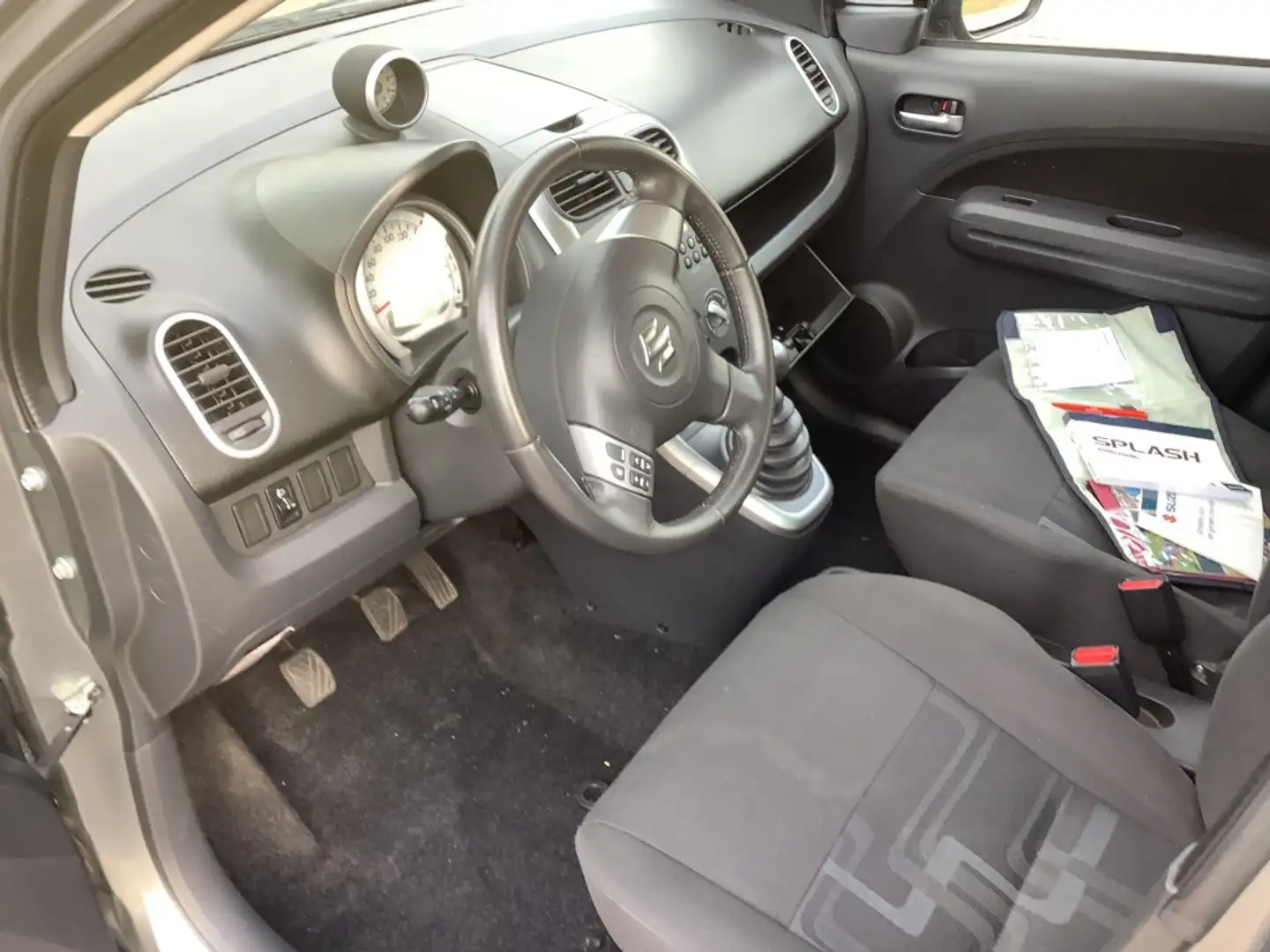 Suzuki Splash 1.0 VVT COMFORT Grijs - 2