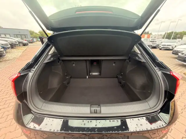 Volkswagen T-Roc view 12