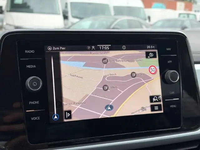 Volkswagen T-Roc view 15