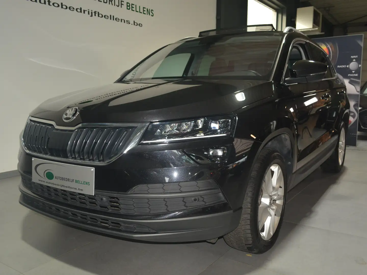 Skoda Karoq Karoq 1.5 TSI ACT Clever / NAVI + CAM / PANORAMA Zwart - 2
