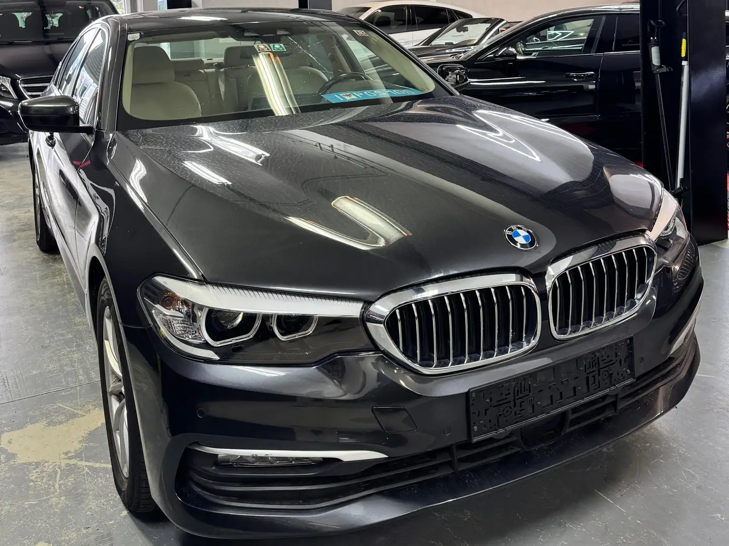 BMW 540 B58 xDrive Aut.Schiebedach Head up Grau - 1