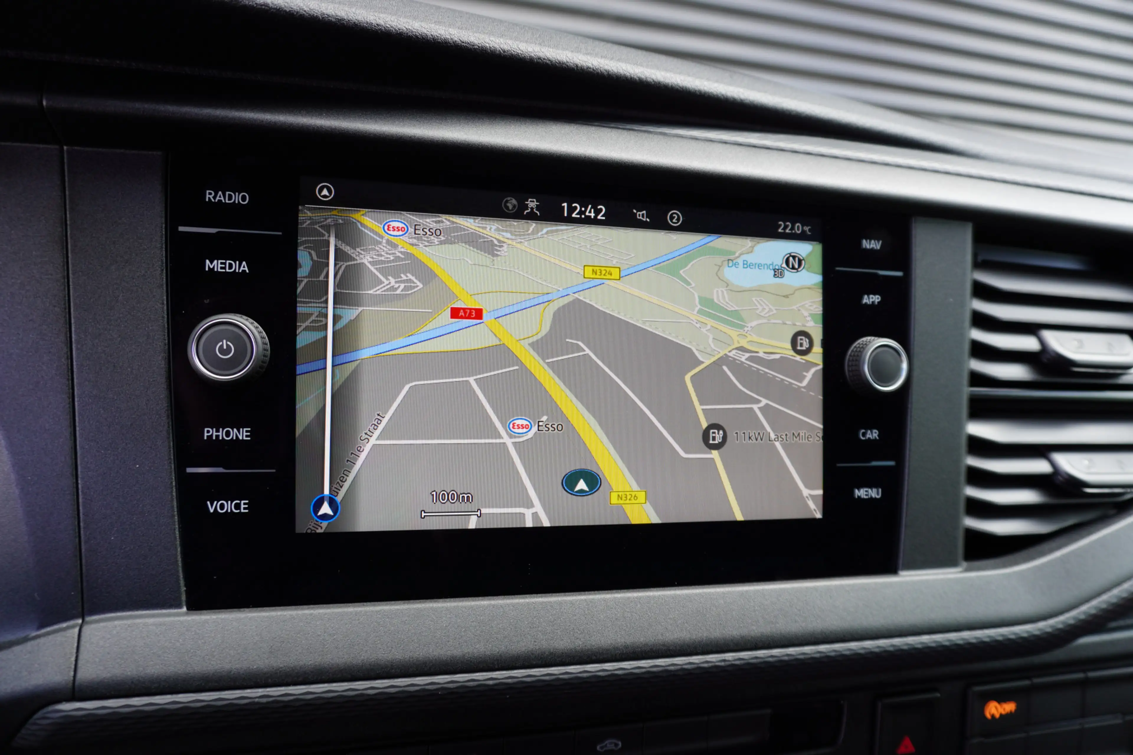 Volkswagen Transporter 2.0 TDI L1H1 28 110pk Trekhaak Navigatie Apple Car — photo 13